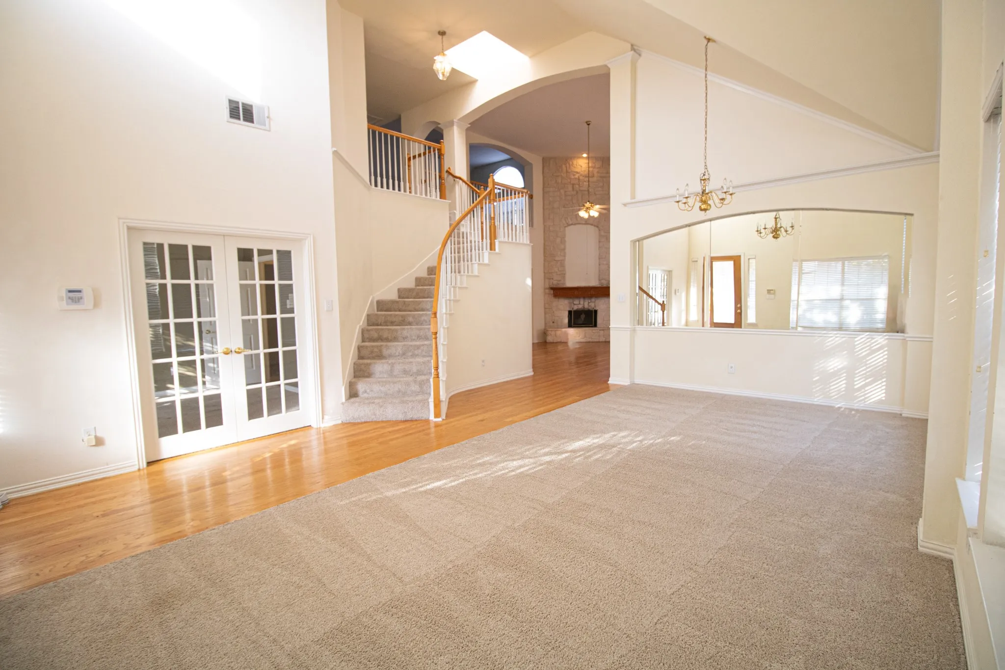 Single Family Residence For Sale in Tarrant County , 7800 Pirate Point Circle, Arlington, Texas 76016, 4 Bedrooms, 3 Bathrooms, 2 Garage spaces, 3,488 Sqft, built in 2000, Preowned, Price $499,950, mls#21258304, Real Estate Agent in Arlington, Homes For Sale in Tarrant county, Homes For Sale in Arlington, Realtor in Arlington Texas, Real Estate Brokerage Independent Realty Texas, Luminita Cordes Realtor