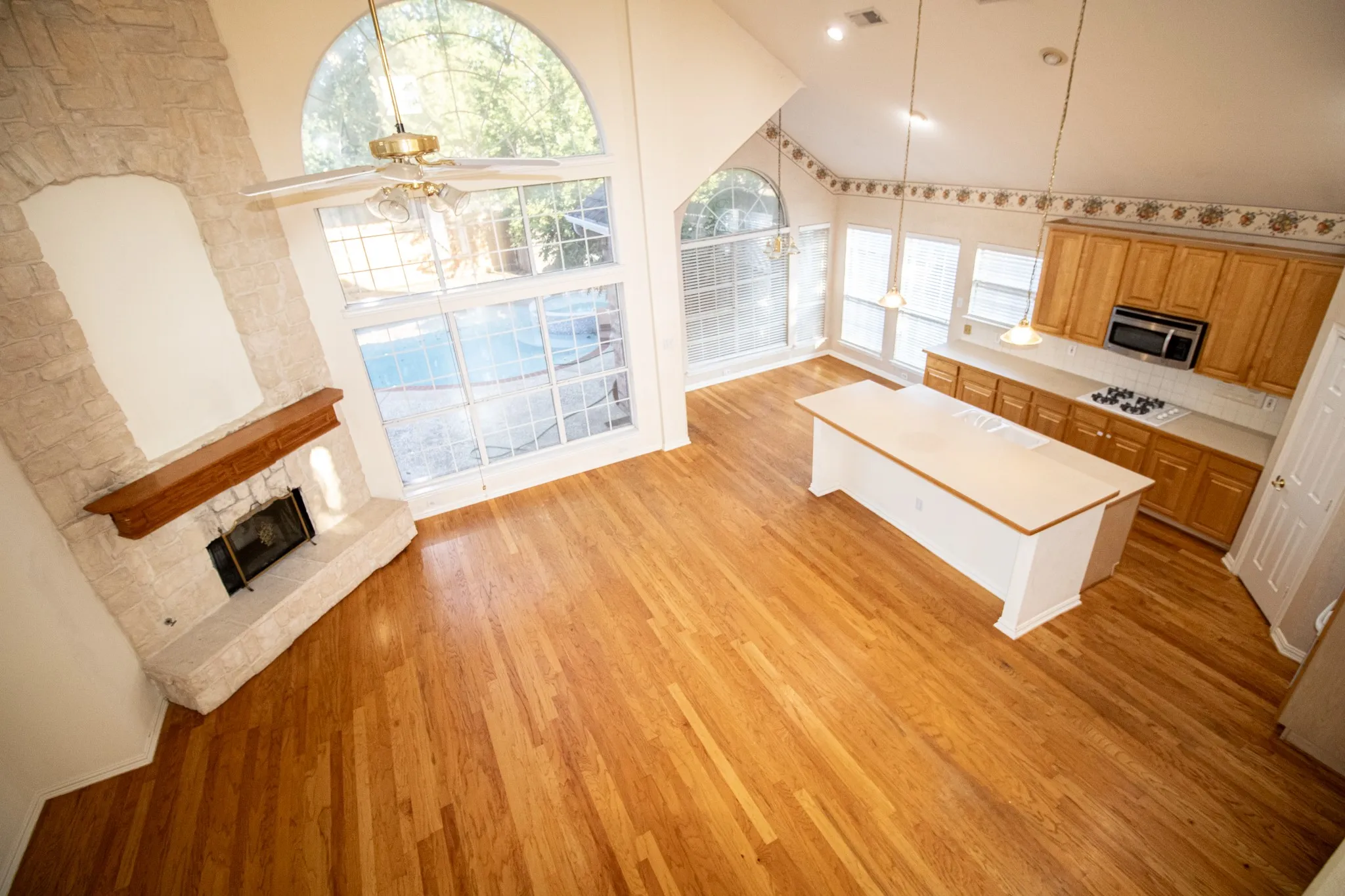 Single Family Residence For Sale in Tarrant County , 7800 Pirate Point Circle, Arlington, Texas 76016, 4 Bedrooms, 3 Bathrooms, 2 Garage spaces, 3,488 Sqft, built in 2000, Preowned, Price $499,950, mls#21258304, Real Estate Agent in Arlington, Homes For Sale in Tarrant county, Homes For Sale in Arlington, Realtor in Arlington Texas, Real Estate Brokerage Independent Realty Texas, Luminita Cordes Realtor