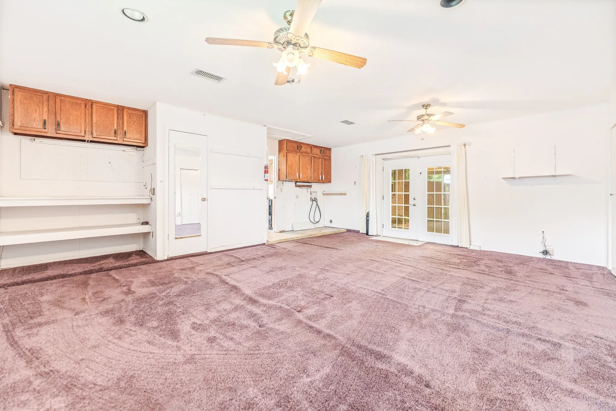 Single Family Residence For Sale in Dallas County , 3705 Flamingo Lane, Irving, Texas 75062, 4 Bedroom, 2 Bathroom, Garage spaces, 1,749 Sqft, built in 1967, mls#21258315, Real Estate Agent in Irving, Homes For Sale in Dallas county, Homes For Sale in Irving, Realtor in Irving Texas, Real Estate Brokerage Independent Realty Texas, Luminita Cordes Realtor