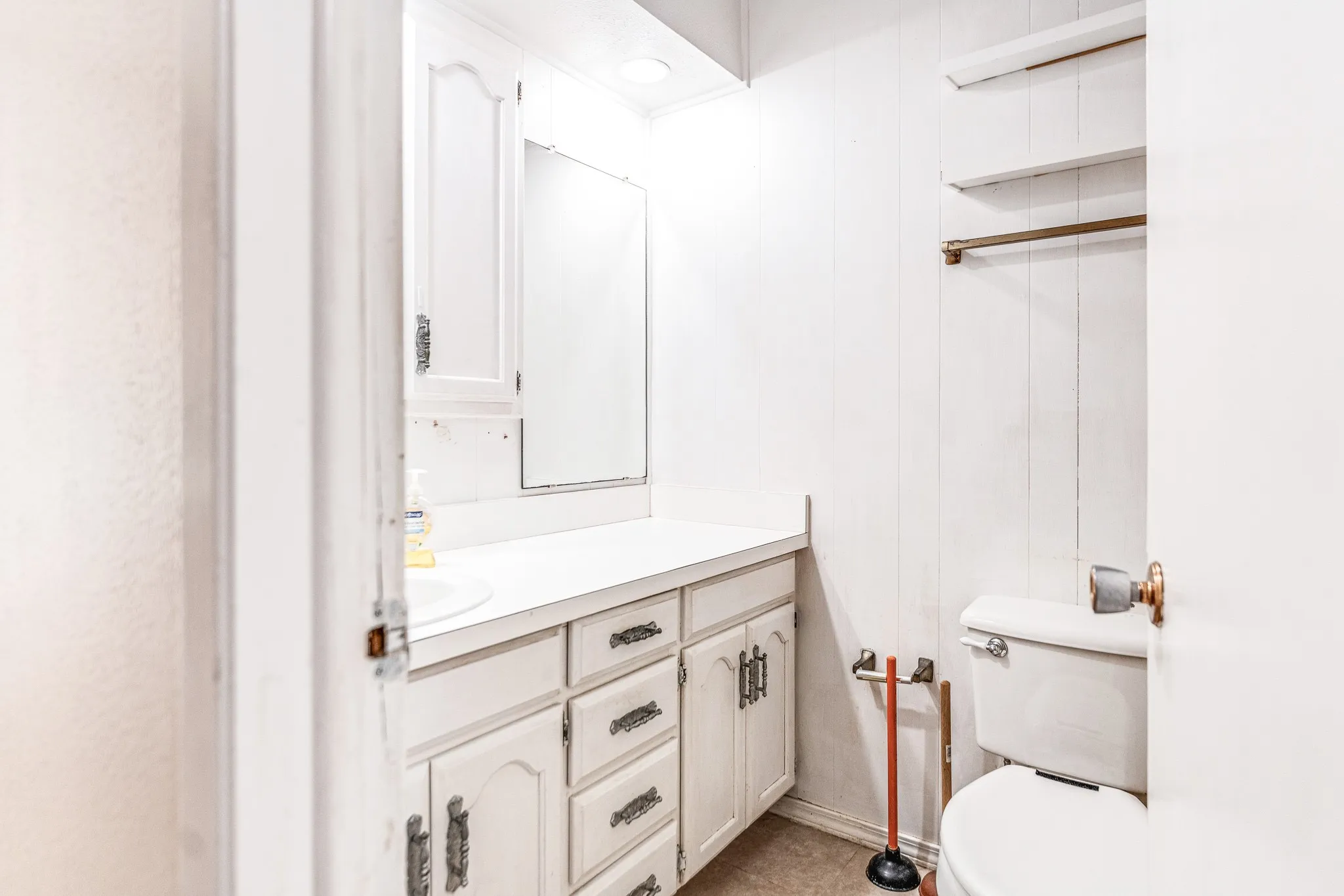 Single Family Residence For Sale in Dallas County , 3705 Flamingo Lane, Irving, Texas 75062, 4 Bedroom, 2 Bathroom, Garage spaces, 1,749 Sqft, built in 1967, mls#21258315, Real Estate Agent in Irving, Homes For Sale in Dallas county, Homes For Sale in Irving, Realtor in Irving Texas, Real Estate Brokerage Independent Realty Texas, Luminita Cordes Realtor