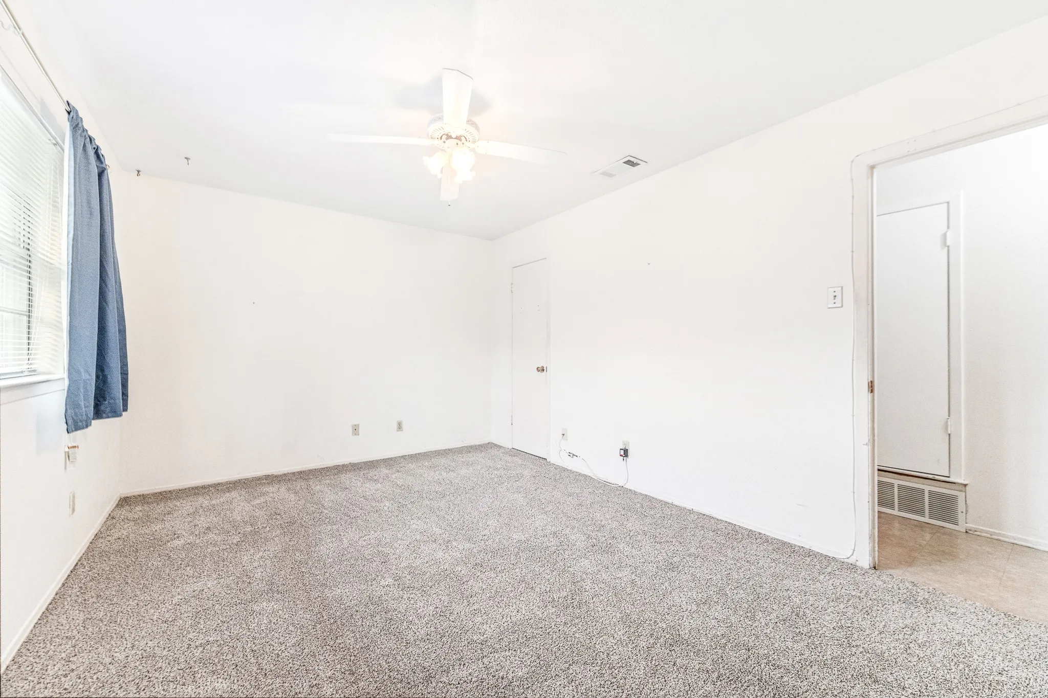Single Family Residence For Sale in Dallas County , 3705 Flamingo Lane, Irving, Texas 75062, 4 Bedroom, 2 Bathroom, Garage spaces, 1,749 Sqft, built in 1967, mls#21258315, Real Estate Agent in Irving, Homes For Sale in Dallas county, Homes For Sale in Irving, Realtor in Irving Texas, Real Estate Brokerage Independent Realty Texas, Luminita Cordes Realtor