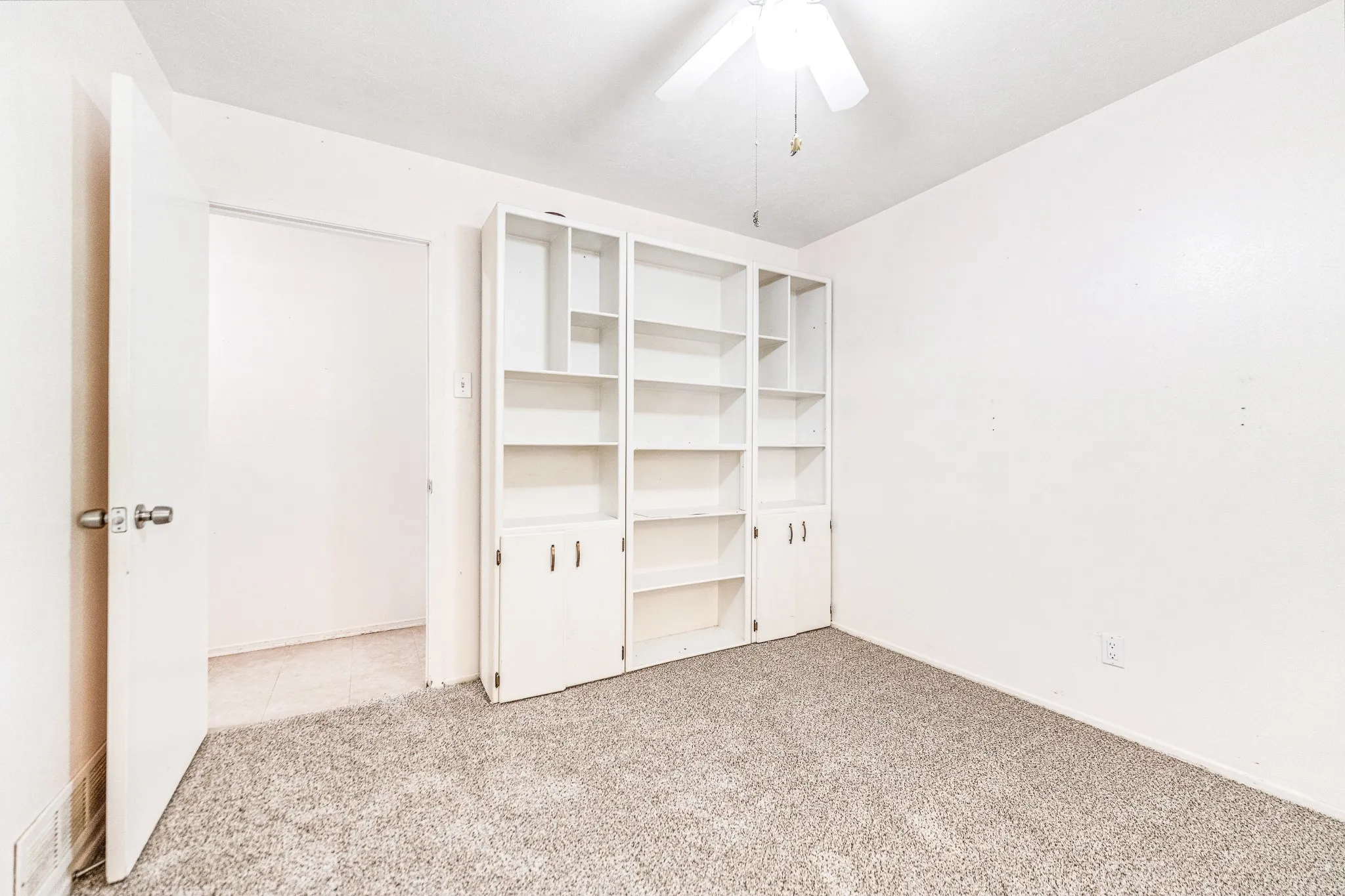 Single Family Residence For Sale in Dallas County , 3705 Flamingo Lane, Irving, Texas 75062, 4 Bedroom, 2 Bathroom, Garage spaces, 1,749 Sqft, built in 1967, mls#21258315, Real Estate Agent in Irving, Homes For Sale in Dallas county, Homes For Sale in Irving, Realtor in Irving Texas, Real Estate Brokerage Independent Realty Texas, Luminita Cordes Realtor