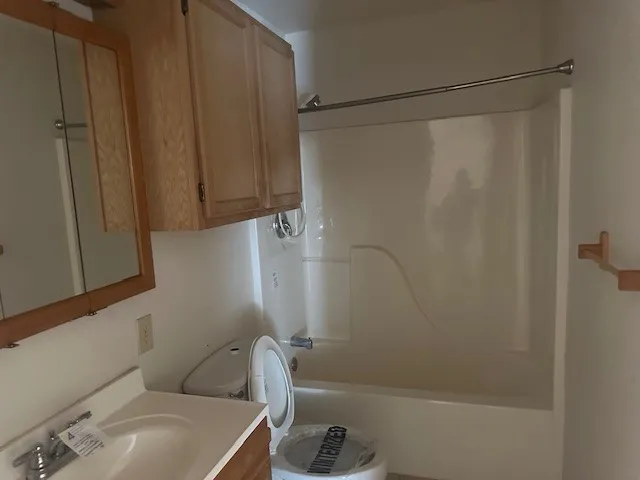 Single Family Residence For Sale in Jack County , 530 Richardson Street, Jacksboro, Texas 76458, 4 Bedroom, 2 Bathroom, 2 Garage spaces, 1,732 Sqft, built in 1955, mls#21253852, Real Estate Agent in Jacksboro, Homes For Sale in Jack county, Homes For Sale in Jacksboro, Realtor in Jacksboro Texas, Real Estate Brokerage Independent Realty Texas, Luminita Cordes Realtor
