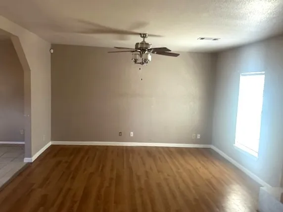 Single Family Residence For Sale in Jack County , 530 Richardson Street, Jacksboro, Texas 76458, 4 Bedroom, 2 Bathroom, 2 Garage spaces, 1,732 Sqft, built in 1955, mls#21253852, Real Estate Agent in Jacksboro, Homes For Sale in Jack county, Homes For Sale in Jacksboro, Realtor in Jacksboro Texas, Real Estate Brokerage Independent Realty Texas, Luminita Cordes Realtor