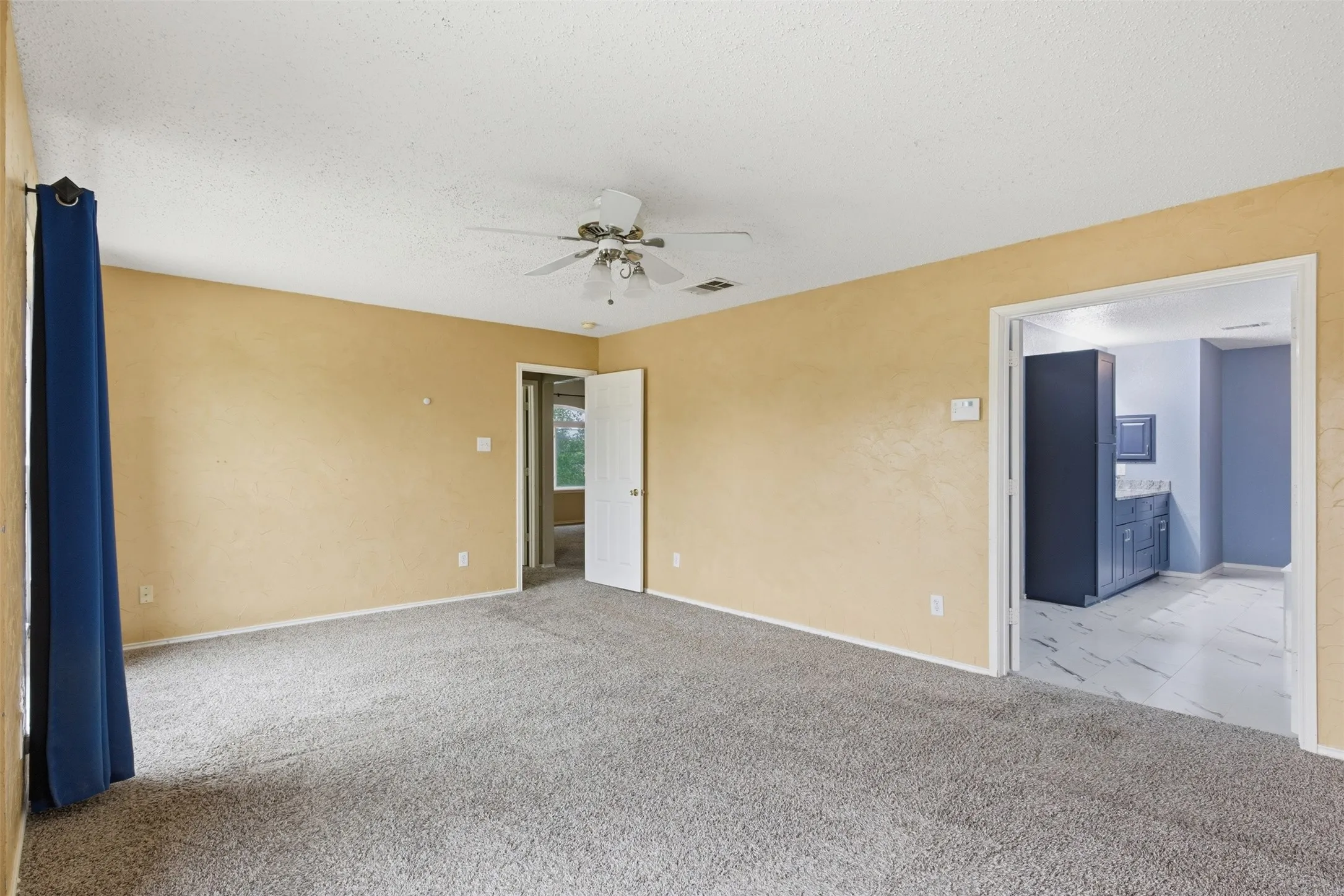Single Family Residence For Sale in Tarrant County , 829 Elbe Drive, Arlington, Texas 76001, 4 Bedroom, 3 Bathroom, 2 Garage spaces, 2,937 Sqft, built in 2000, mls#21255507, Real Estate Agent in Arlington, Homes For Sale in Tarrant county, Homes For Sale in Arlington, Realtor in Arlington Texas, Real Estate Brokerage Independent Realty Texas, Luminita Cordes Realtor