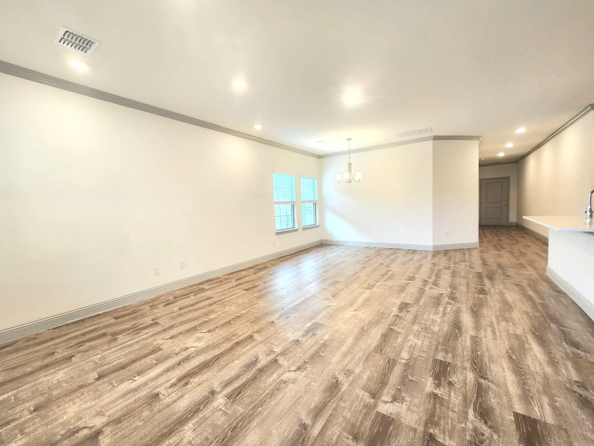 Single Family Residence For Sale in Collin County , 490 Oak Creek Drive, Lavon, Texas 75166, 5 Bedroom, 3 Bathroom, 2 Garage spaces, 2,096 Sqft, built in 2022, Preowned, mls#21258385, Real Estate Agent in Lavon, Homes For Sale in Collin county, Homes For Sale in Lavon, Realtor in Lavon Texas, Real Estate Brokerage Independent Realty Texas, Luminita Cordes Realtor