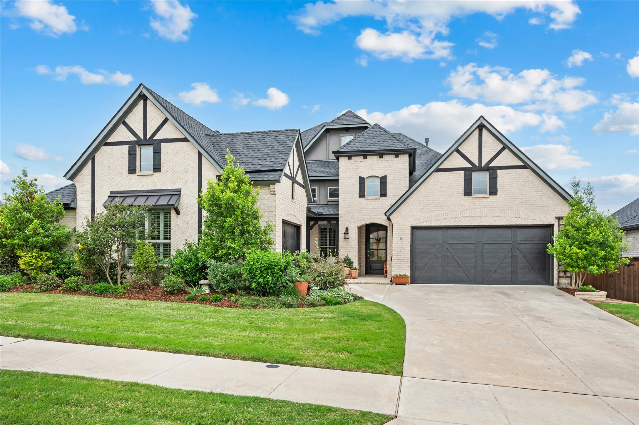 Single Family Residence For Sale in Denton County , 3701 Exploration Way, Little Elm, Texas 75068, 4 Bedroom, 4 Bathroom, 2 Garage spaces, 3,312 Sqft, built in 2019, Preowned, mls#21247360, Real Estate Agent in Little Elm, Homes For Sale in Denton county, Homes For Sale in Little Elm, Realtor in Little Elm Texas, Real Estate Brokerage Independent Realty Texas, Luminita Cordes Realtor