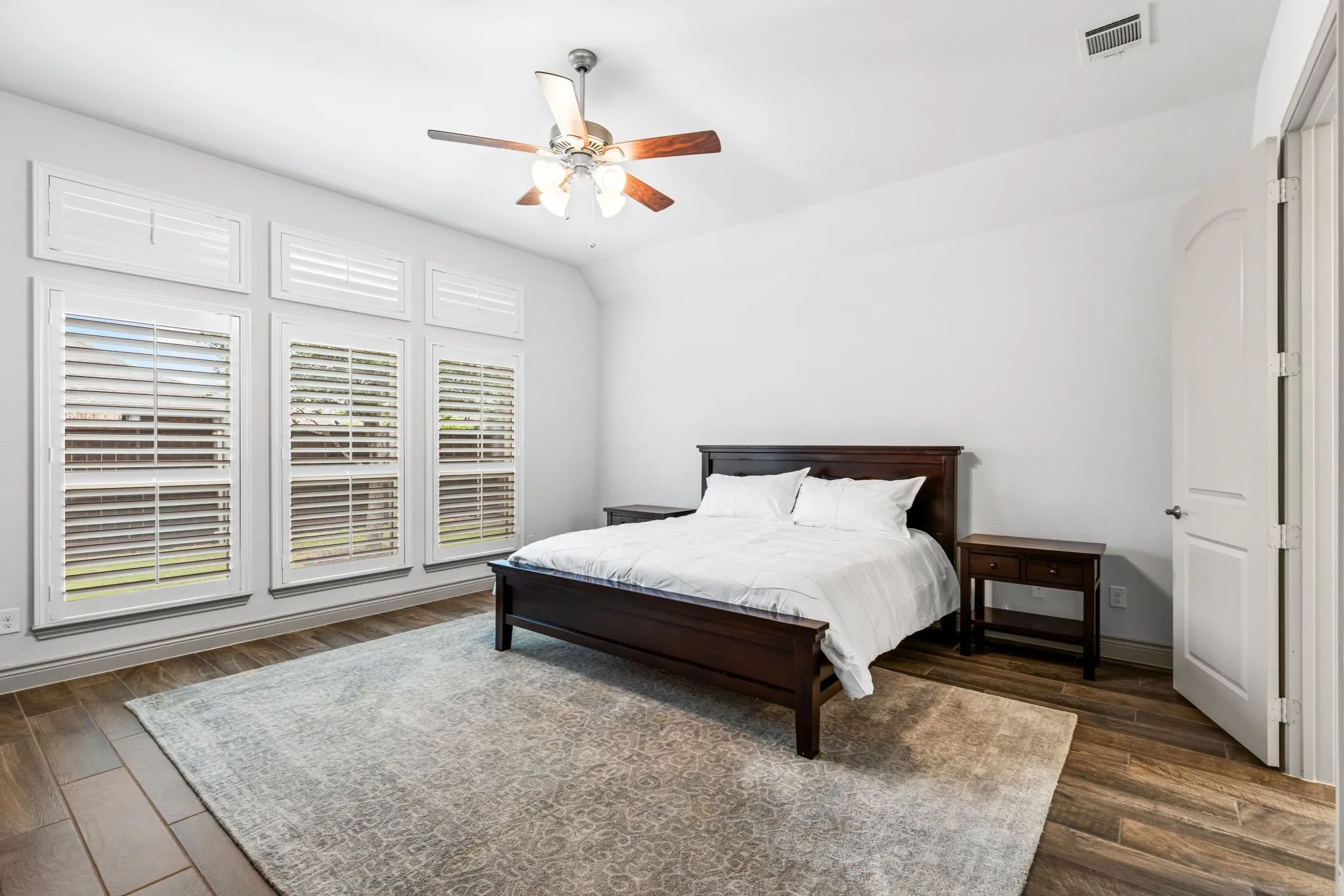 Single Family Residence For Sale in Collin County , 8604 Holliday Creek Way, Mc Kinney, Texas 75071, 3 Bedroom, 2 Bathroom, 2 Garage spaces, 1,986 Sqft, built in 2018, mls#21256728, Real Estate Agent in Mc Kinney, Homes For Sale in Collin county, Homes For Sale in Mc Kinney, Realtor in Mc Kinney Texas, Real Estate Brokerage Independent Realty Texas, Luminita Cordes Realtor