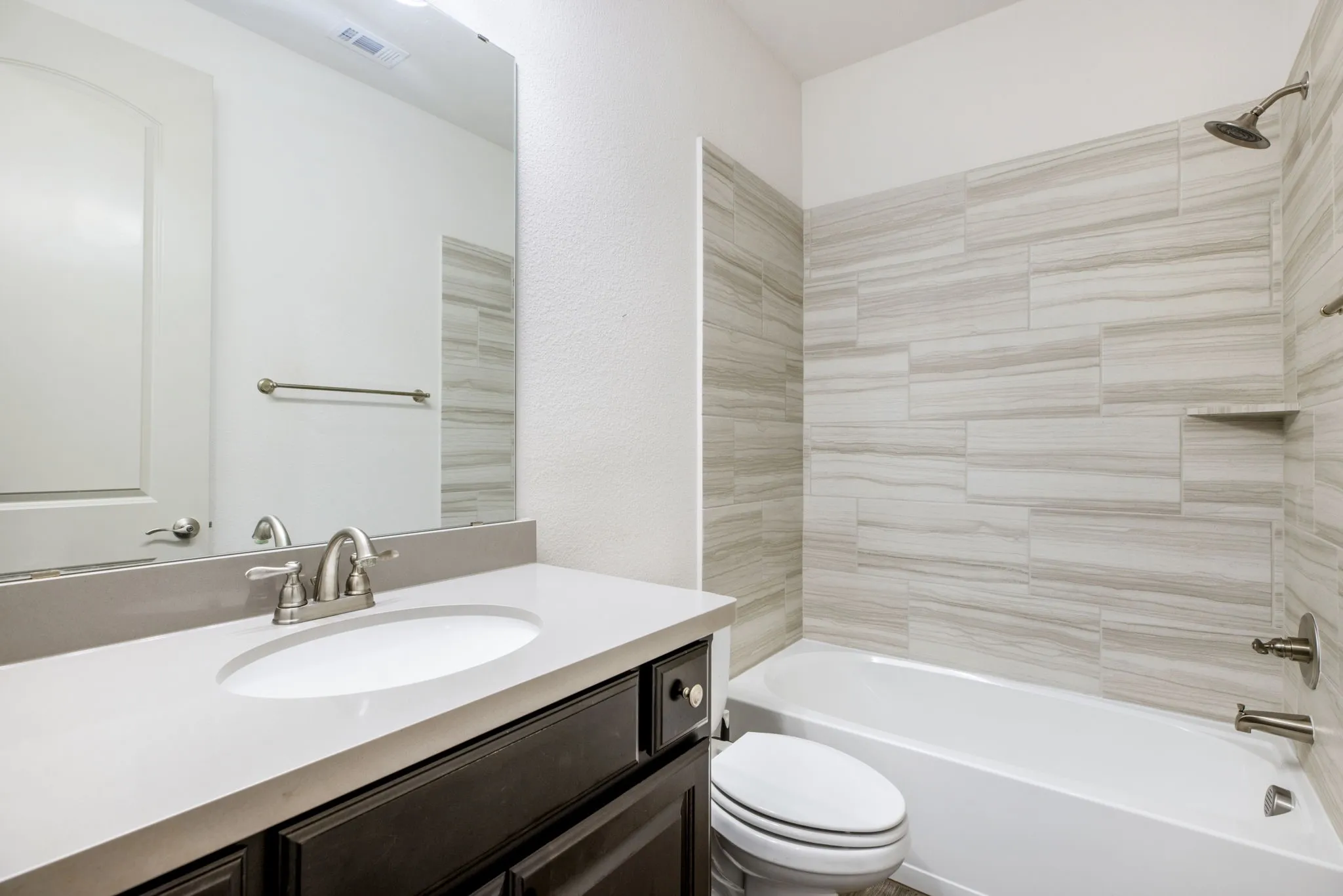Single Family Residence For Sale in Collin County , 8604 Holliday Creek Way, Mc Kinney, Texas 75071, 3 Bedroom, 2 Bathroom, 2 Garage spaces, 1,986 Sqft, built in 2018, mls#21256728, Real Estate Agent in Mc Kinney, Homes For Sale in Collin county, Homes For Sale in Mc Kinney, Realtor in Mc Kinney Texas, Real Estate Brokerage Independent Realty Texas, Luminita Cordes Realtor