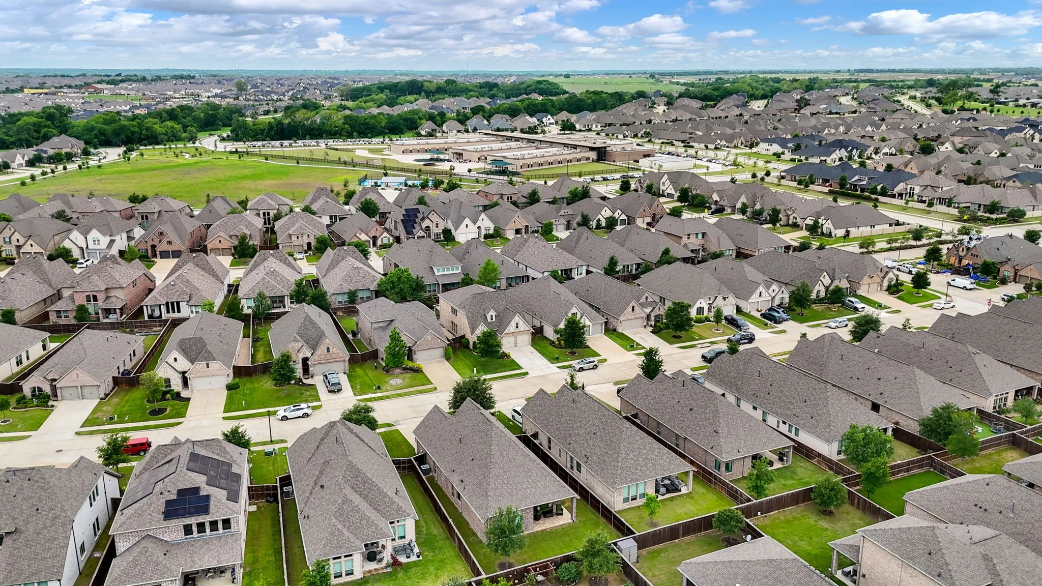 Single Family Residence For Sale in Collin County , 8604 Holliday Creek Way, Mc Kinney, Texas 75071, 3 Bedroom, 2 Bathroom, 2 Garage spaces, 1,986 Sqft, built in 2018, mls#21256728, Real Estate Agent in Mc Kinney, Homes For Sale in Collin county, Homes For Sale in Mc Kinney, Realtor in Mc Kinney Texas, Real Estate Brokerage Independent Realty Texas, Luminita Cordes Realtor