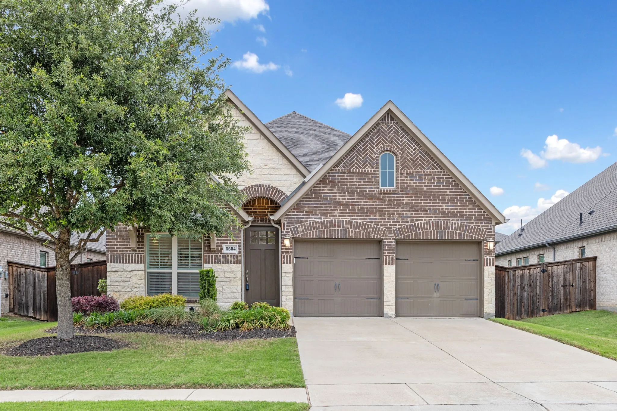 Single Family Residence For Sale in Collin County , 8604 Holliday Creek Way, Mc Kinney, Texas 75071, 3 Bedroom, 2 Bathroom, 2 Garage spaces, 1,986 Sqft, built in 2018, mls#21256728, Real Estate Agent in Mc Kinney, Homes For Sale in Collin county, Homes For Sale in Mc Kinney, Realtor in Mc Kinney Texas, Real Estate Brokerage Independent Realty Texas, Luminita Cordes Realtor