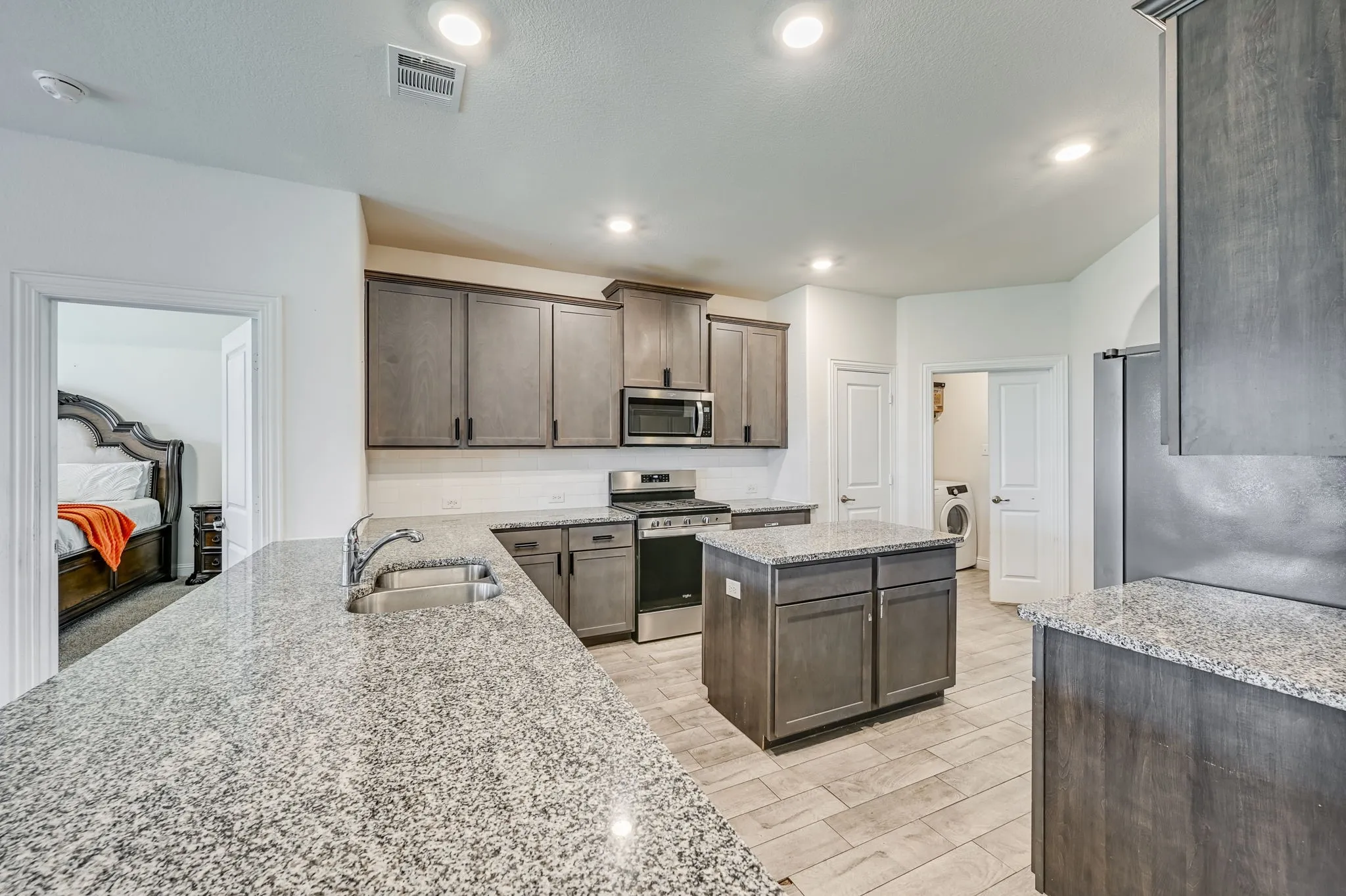 Single Family Residence For Sale in Kaufman County , 4016 Windswept Way, Forney, Texas 75126, 3 Bedroom, 2 Bathroom, 2 Garage spaces, 1,899 Sqft, built in 2021, Preowned, mls#21258333, Real Estate Agent in Forney, Homes For Sale in Kaufman county, Homes For Sale in Forney, Realtor in Forney Texas, Real Estate Brokerage Independent Realty Texas, Luminita Cordes Realtor