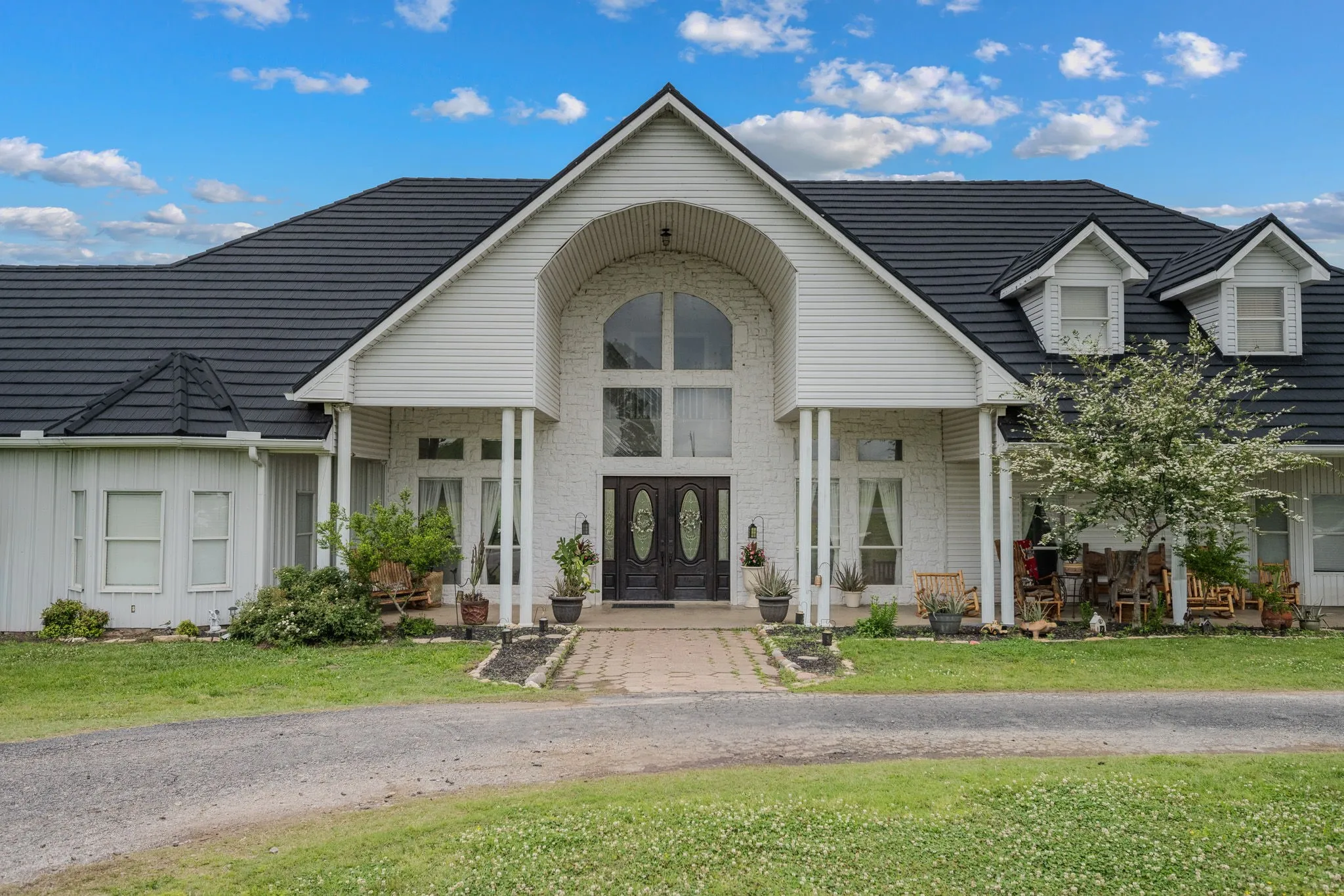 Farm For Sale in Van Zandt County , 552 Vz County Road 2142, Wills Point, Texas 75169, 7 Bedroom, 7 Bathroom, Garage spaces, 8,173 Sqft, built in 1998, Preowned, mls#21256178, Real Estate Agent in Wills Point, Homes For Sale in Van Zandt county, Homes For Sale in Wills Point, Realtor in Wills Point Texas, Real Estate Brokerage Independent Realty Texas, Luminita Cordes Realtor