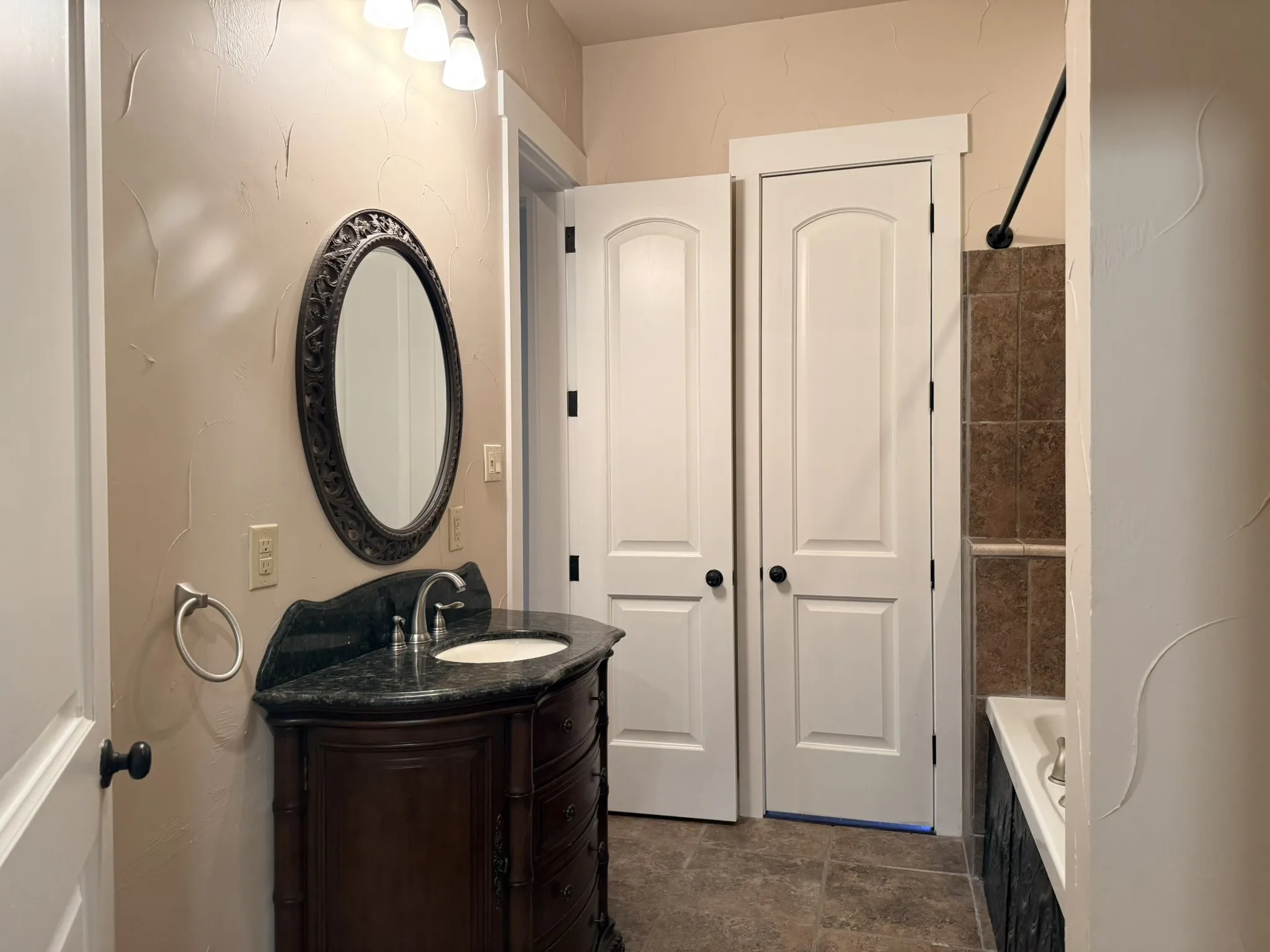 guest bathroom jack and jill