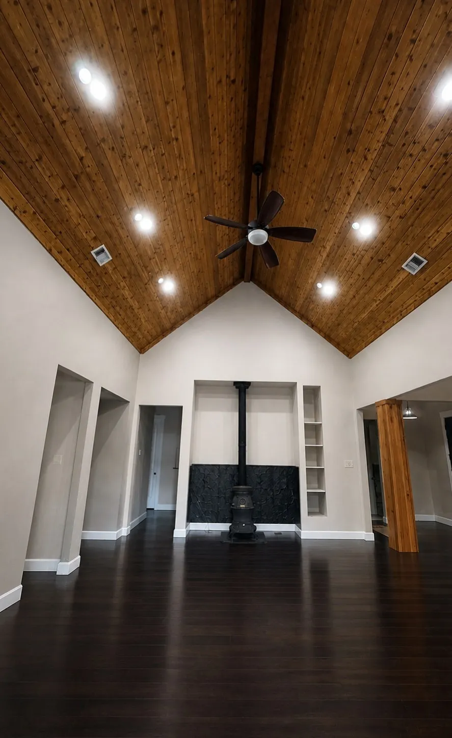 Single Family Residence For Sale in Ellis County , 305 Twin Lakes Drive, Waxahachie, Texas 75165, 3 Bedrooms, 2 Bathrooms, 2 Garage spaces, 2,088 Sqft, built in 2010, Price $599,000, mls#21251226, Real Estate Agent in Waxahachie, Homes For Sale in Ellis county, Homes For Sale in Waxahachie, Realtor in Waxahachie Texas, Real Estate Brokerage Independent Realty Texas, Luminita Cordes Realtor
