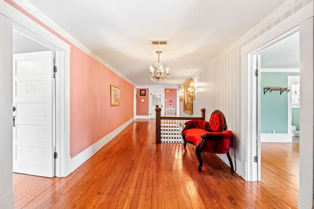 Single Family Residence For Sale in Camp County , 218 N Texas Street, Pittsburg, Texas 75686, 8 Bedroom, 7 Bathroom, Garage spaces, 4,758 Sqft, built in 1913, Price $299,000, mls#21255100, Real Estate Agent in Pittsburg, Homes For Sale in Camp county, Homes For Sale in Pittsburg, Realtor in Pittsburg Texas, Real Estate Brokerage Independent Realty Texas, Luminita Cordes Realtor