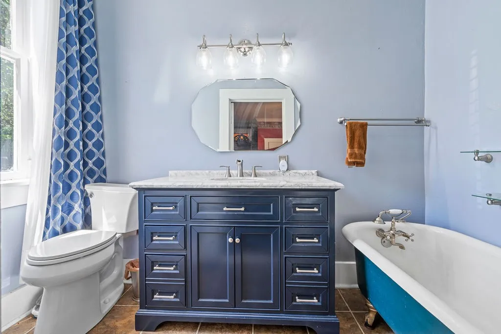 Single Family Residence For Sale in Camp County , 218 N Texas Street, Pittsburg, Texas 75686, 8 Bedroom, 7 Bathroom, Garage spaces, 4,758 Sqft, built in 1913, Price $299,000, mls#21255100, Real Estate Agent in Pittsburg, Homes For Sale in Camp county, Homes For Sale in Pittsburg, Realtor in Pittsburg Texas, Real Estate Brokerage Independent Realty Texas, Luminita Cordes Realtor