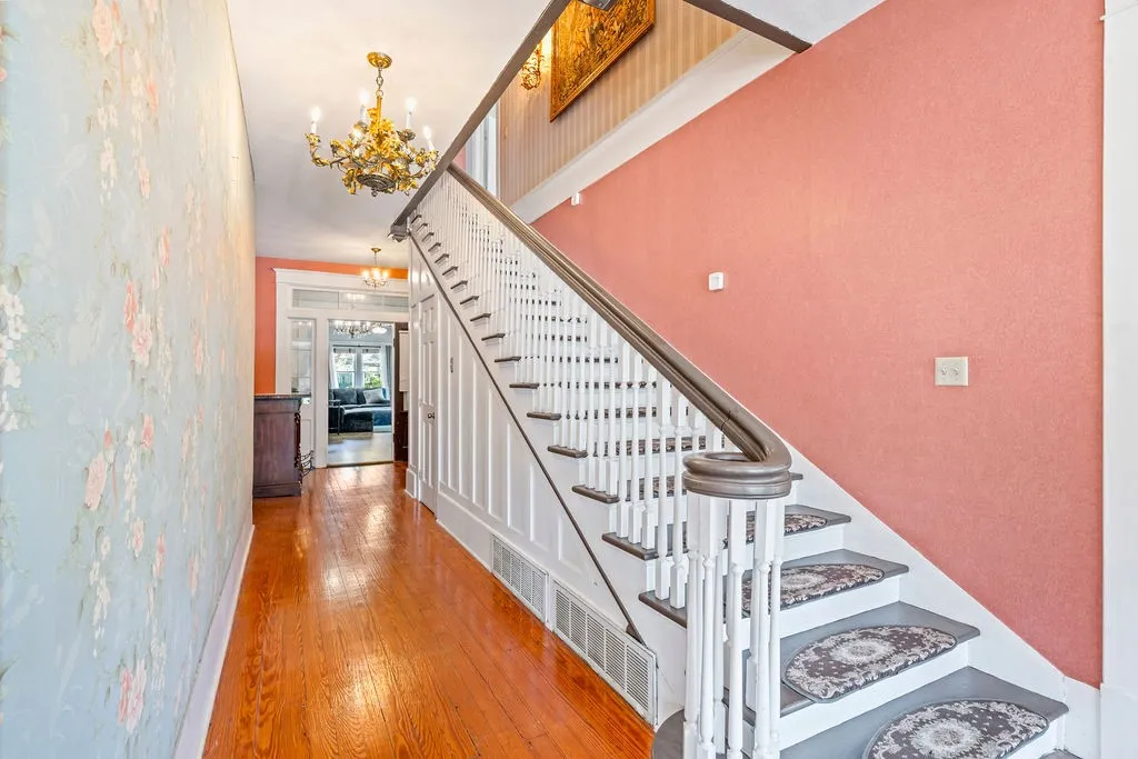 Single Family Residence For Sale in Camp County , 218 N Texas Street, Pittsburg, Texas 75686, 8 Bedroom, 7 Bathroom, Garage spaces, 4,758 Sqft, built in 1913, Price $299,000, mls#21255100, Real Estate Agent in Pittsburg, Homes For Sale in Camp county, Homes For Sale in Pittsburg, Realtor in Pittsburg Texas, Real Estate Brokerage Independent Realty Texas, Luminita Cordes Realtor