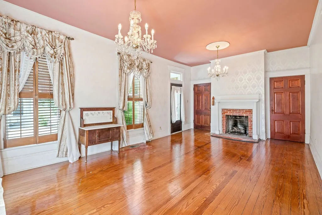 Single Family Residence For Sale in Camp County , 218 N Texas Street, Pittsburg, Texas 75686, 8 Bedroom, 7 Bathroom, Garage spaces, 4,758 Sqft, built in 1913, Price $299,000, mls#21255100, Real Estate Agent in Pittsburg, Homes For Sale in Camp county, Homes For Sale in Pittsburg, Realtor in Pittsburg Texas, Real Estate Brokerage Independent Realty Texas, Luminita Cordes Realtor