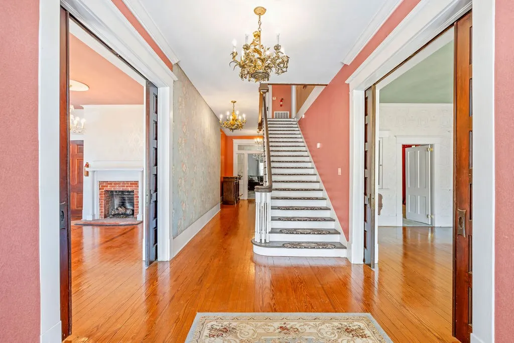 Single Family Residence For Sale in Camp County , 218 N Texas Street, Pittsburg, Texas 75686, 8 Bedroom, 7 Bathroom, Garage spaces, 4,758 Sqft, built in 1913, Price $299,000, mls#21255100, Real Estate Agent in Pittsburg, Homes For Sale in Camp county, Homes For Sale in Pittsburg, Realtor in Pittsburg Texas, Real Estate Brokerage Independent Realty Texas, Luminita Cordes Realtor
