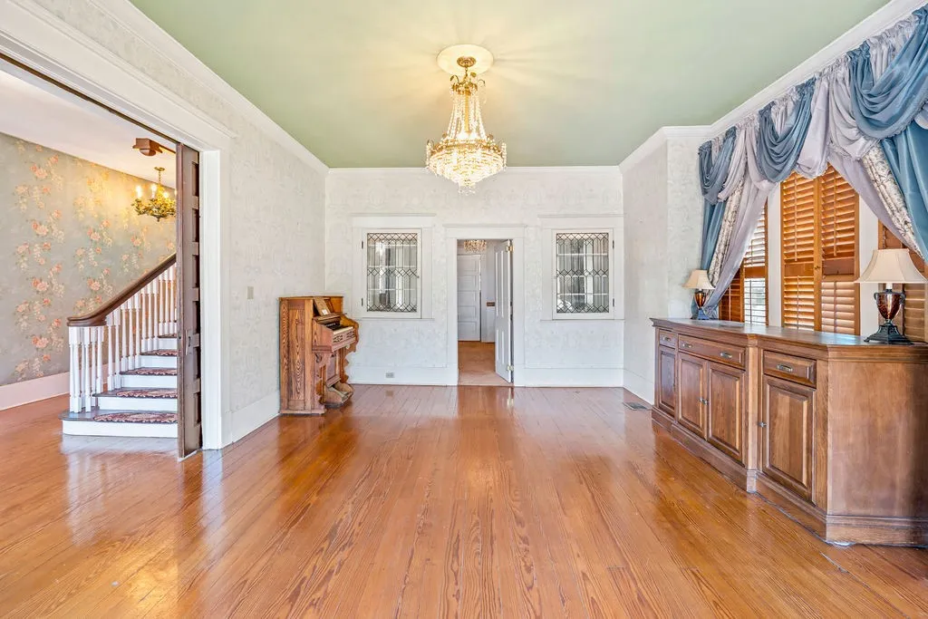 Single Family Residence For Sale in Camp County , 218 N Texas Street, Pittsburg, Texas 75686, 8 Bedroom, 7 Bathroom, Garage spaces, 4,758 Sqft, built in 1913, Price $299,000, mls#21255100, Real Estate Agent in Pittsburg, Homes For Sale in Camp county, Homes For Sale in Pittsburg, Realtor in Pittsburg Texas, Real Estate Brokerage Independent Realty Texas, Luminita Cordes Realtor