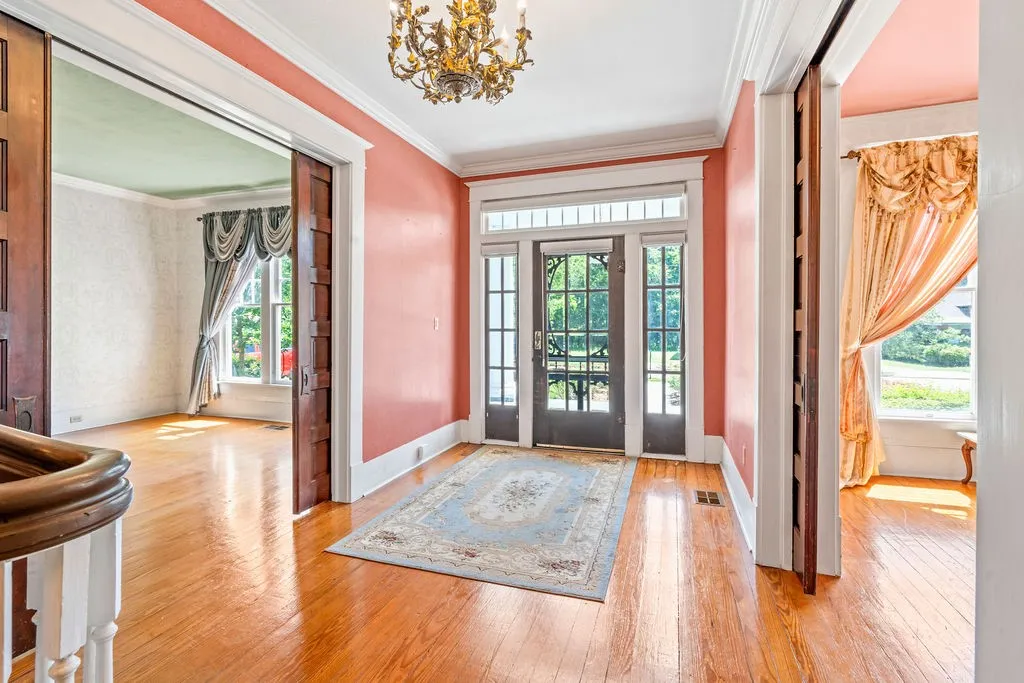 Single Family Residence For Sale in Camp County , 218 N Texas Street, Pittsburg, Texas 75686, 8 Bedroom, 7 Bathroom, Garage spaces, 4,758 Sqft, built in 1913, Price $299,000, mls#21255100, Real Estate Agent in Pittsburg, Homes For Sale in Camp county, Homes For Sale in Pittsburg, Realtor in Pittsburg Texas, Real Estate Brokerage Independent Realty Texas, Luminita Cordes Realtor