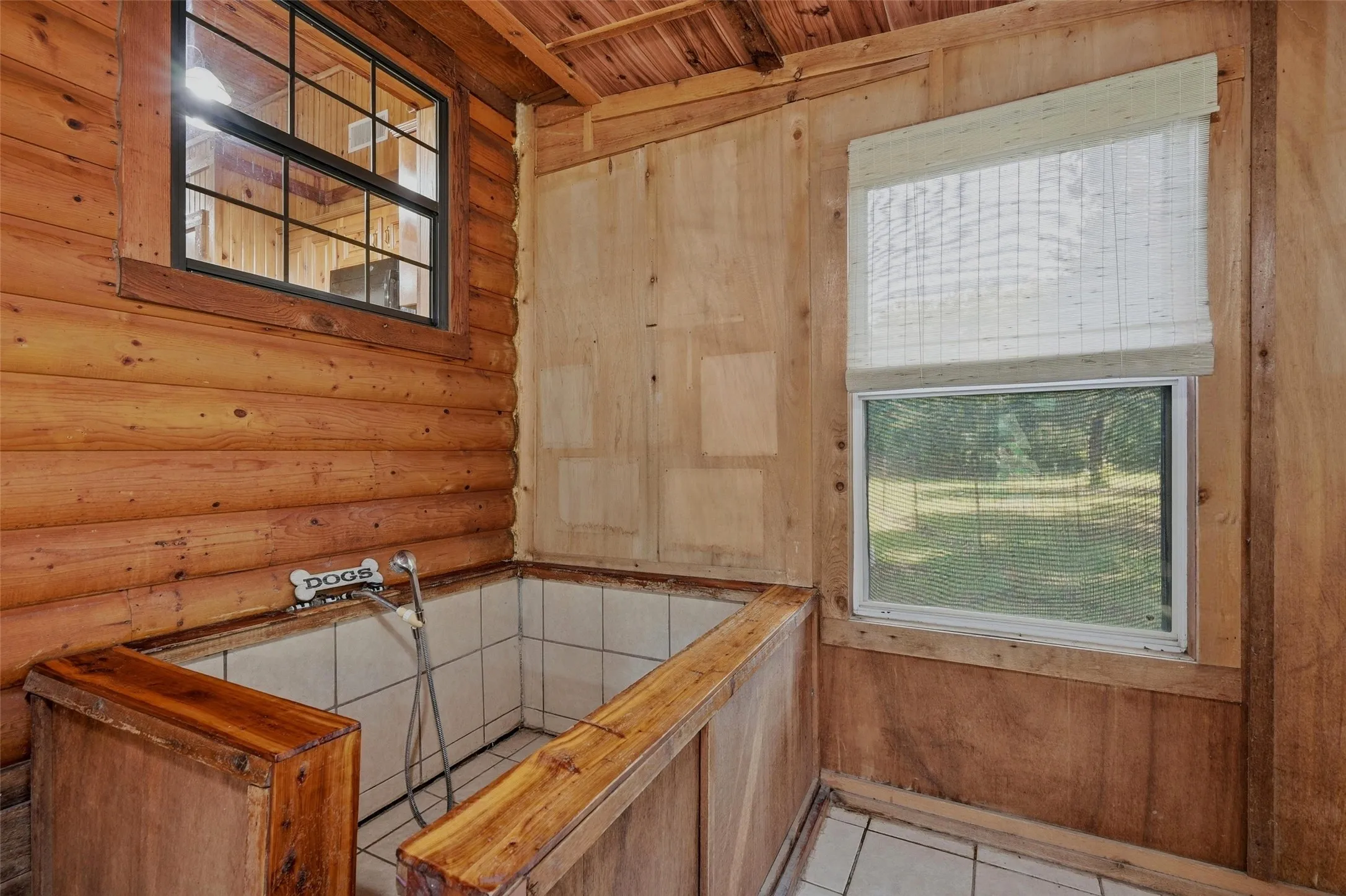 Single Family Residence For Sale in Grayson County , 1489 Calf Creek Lane, Sherman, Texas 75090, 3 Bedroom, 2 Bathroom, 2 Garage spaces, 1,120 Sqft, built in 2004, Preowned, mls#21138086, Real Estate Agent in Sherman, Homes For Sale in Grayson county, Homes For Sale in Sherman, Realtor in Sherman Texas, Real Estate Brokerage Independent Realty Texas, Luminita Cordes Realtor