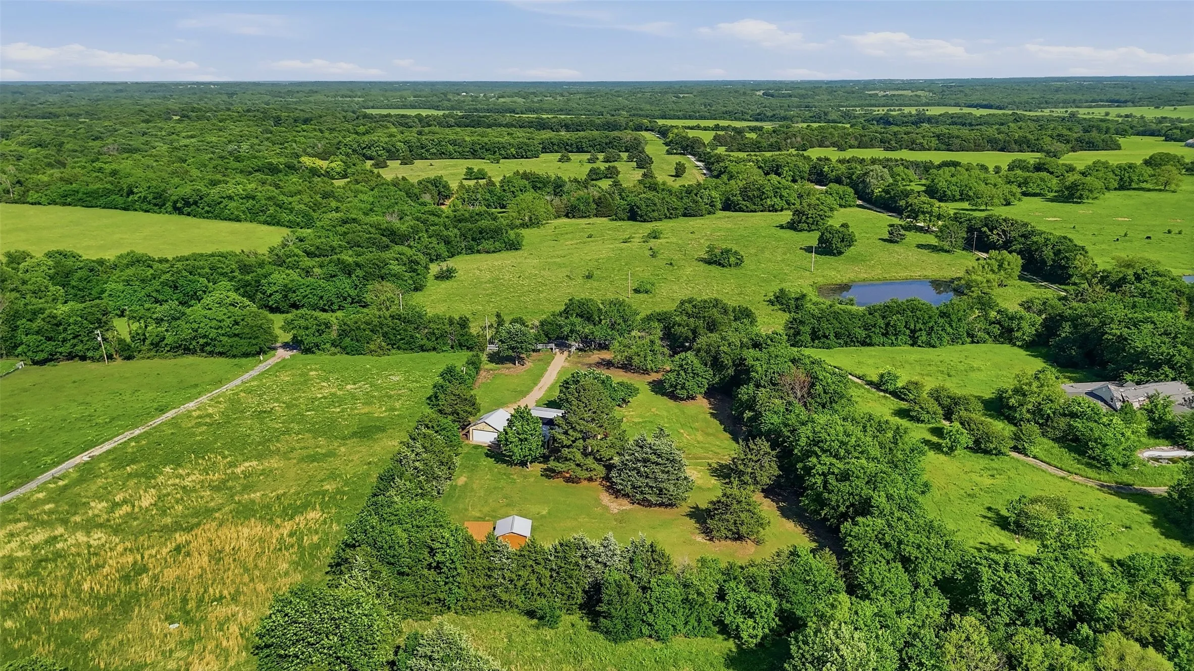Single Family Residence For Sale in Grayson County , 1489 Calf Creek Lane, Sherman, Texas 75090, 3 Bedroom, 2 Bathroom, 2 Garage spaces, 1,120 Sqft, built in 2004, Preowned, mls#21138086, Real Estate Agent in Sherman, Homes For Sale in Grayson county, Homes For Sale in Sherman, Realtor in Sherman Texas, Real Estate Brokerage Independent Realty Texas, Luminita Cordes Realtor