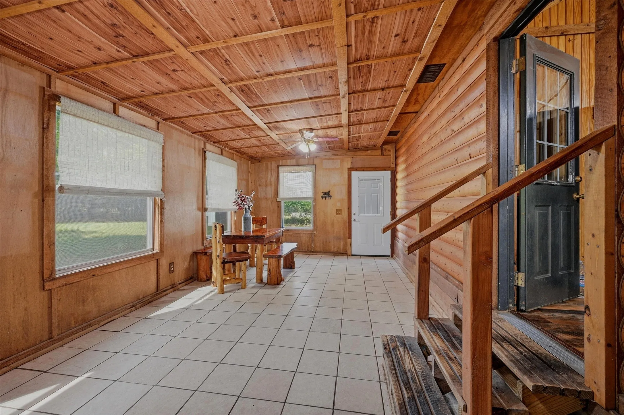 Single Family Residence For Sale in Grayson County , 1489 Calf Creek Lane, Sherman, Texas 75090, 3 Bedroom, 2 Bathroom, 2 Garage spaces, 1,120 Sqft, built in 2004, Preowned, mls#21138086, Real Estate Agent in Sherman, Homes For Sale in Grayson county, Homes For Sale in Sherman, Realtor in Sherman Texas, Real Estate Brokerage Independent Realty Texas, Luminita Cordes Realtor