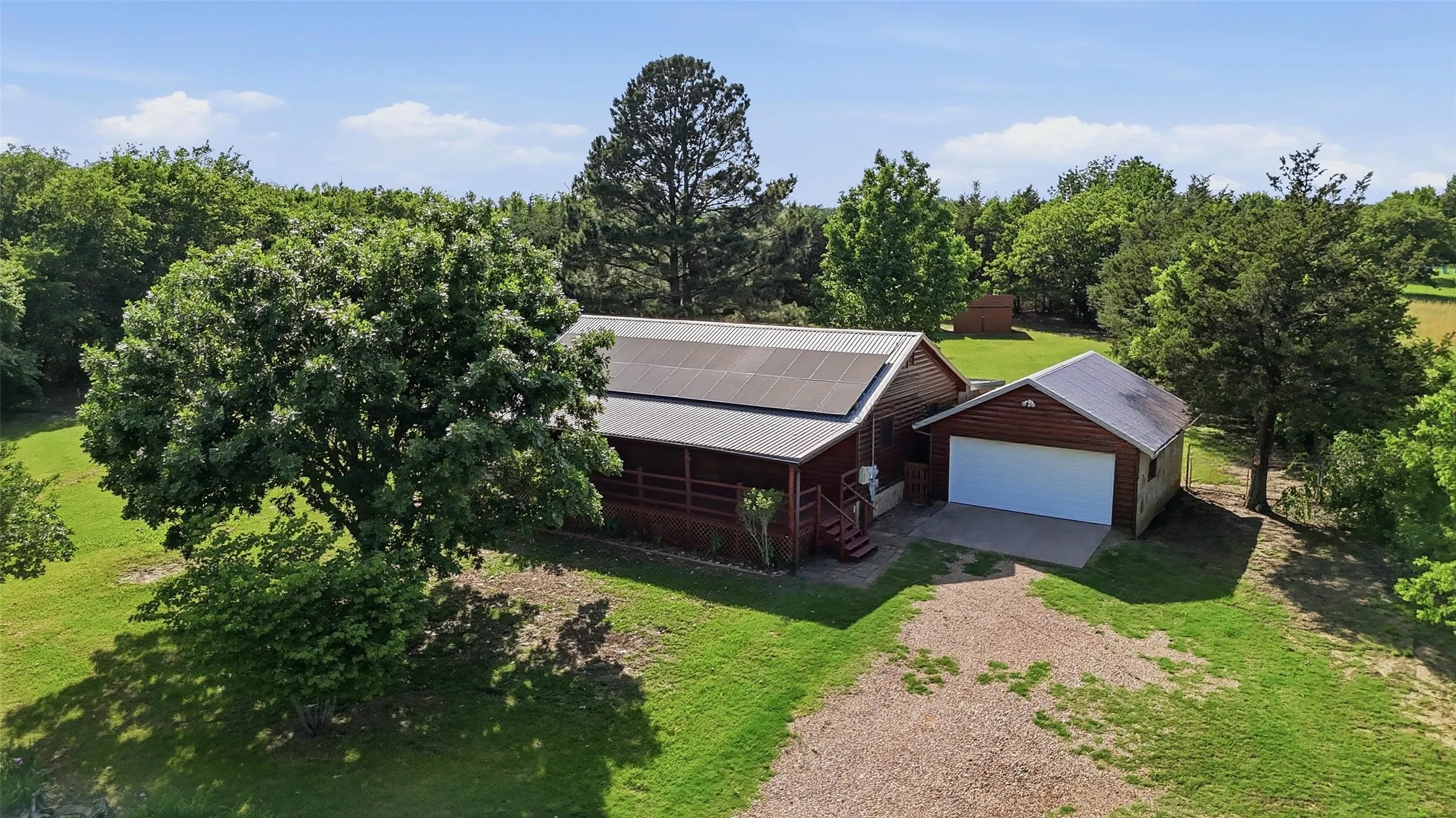 Single Family Residence For Sale in Grayson County , 1489 Calf Creek Lane, Sherman, Texas 75090, 3 Bedroom, 2 Bathroom, 2 Garage spaces, 1,120 Sqft, built in 2004, Preowned, mls#21138086, Real Estate Agent in Sherman, Homes For Sale in Grayson county, Homes For Sale in Sherman, Realtor in Sherman Texas, Real Estate Brokerage Independent Realty Texas, Luminita Cordes Realtor