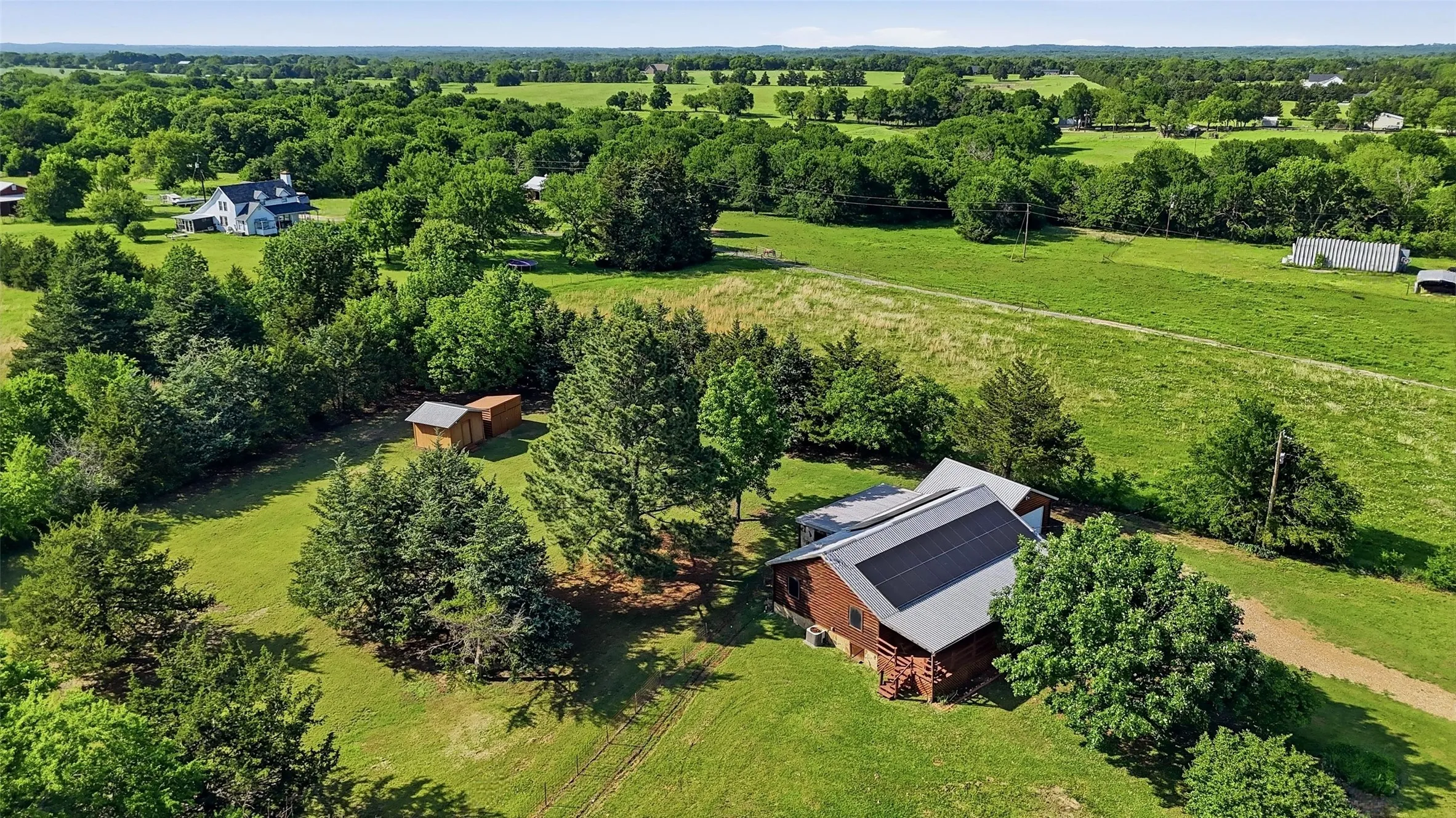 Single Family Residence For Sale in Grayson County , 1489 Calf Creek Lane, Sherman, Texas 75090, 3 Bedroom, 2 Bathroom, 2 Garage spaces, 1,120 Sqft, built in 2004, Preowned, mls#21138086, Real Estate Agent in Sherman, Homes For Sale in Grayson county, Homes For Sale in Sherman, Realtor in Sherman Texas, Real Estate Brokerage Independent Realty Texas, Luminita Cordes Realtor