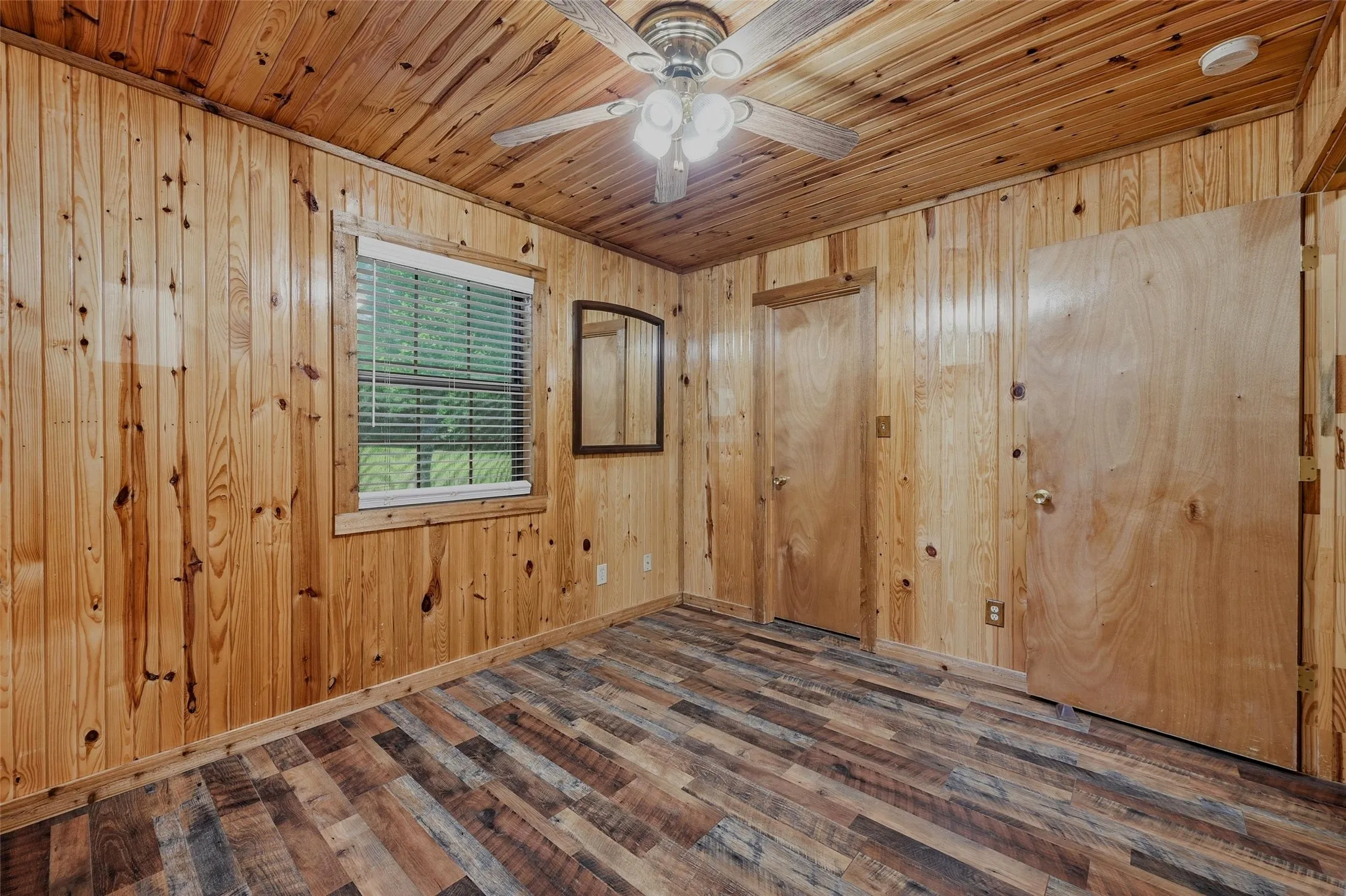 Single Family Residence For Sale in Grayson County , 1489 Calf Creek Lane, Sherman, Texas 75090, 3 Bedroom, 2 Bathroom, 2 Garage spaces, 1,120 Sqft, built in 2004, Preowned, mls#21138086, Real Estate Agent in Sherman, Homes For Sale in Grayson county, Homes For Sale in Sherman, Realtor in Sherman Texas, Real Estate Brokerage Independent Realty Texas, Luminita Cordes Realtor
