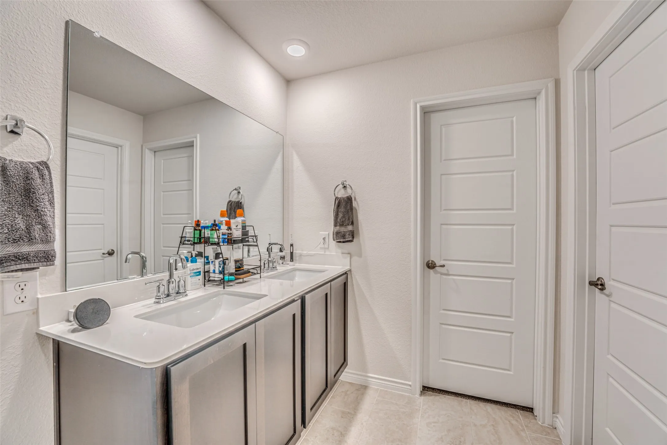 Single Family Residence For Sale in Collin County , 3821 KENWORTH Lane, Mc Kinney, Texas 75071, 3 Bedroom, 2 Bathroom, 2 Garage spaces, 1,479 Sqft, built in 2024, mls#21258203, Real Estate Agent in Mc Kinney, Homes For Sale in Collin county, Homes For Sale in Mc Kinney, Realtor in Mc Kinney Texas, Real Estate Brokerage Independent Realty Texas, Luminita Cordes Realtor