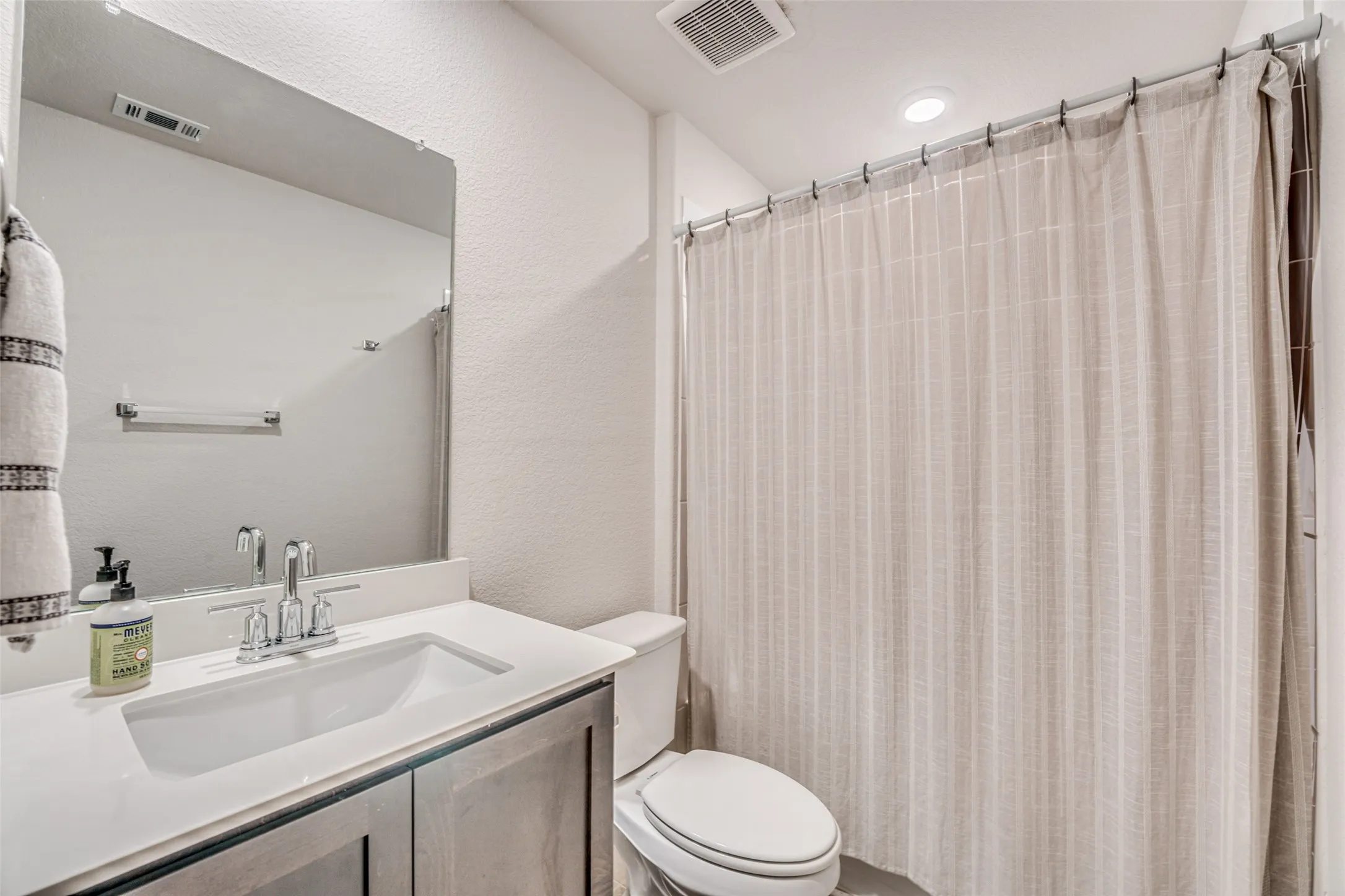 Single Family Residence For Sale in Collin County , 3821 KENWORTH Lane, Mc Kinney, Texas 75071, 3 Bedroom, 2 Bathroom, 2 Garage spaces, 1,479 Sqft, built in 2024, mls#21258203, Real Estate Agent in Mc Kinney, Homes For Sale in Collin county, Homes For Sale in Mc Kinney, Realtor in Mc Kinney Texas, Real Estate Brokerage Independent Realty Texas, Luminita Cordes Realtor