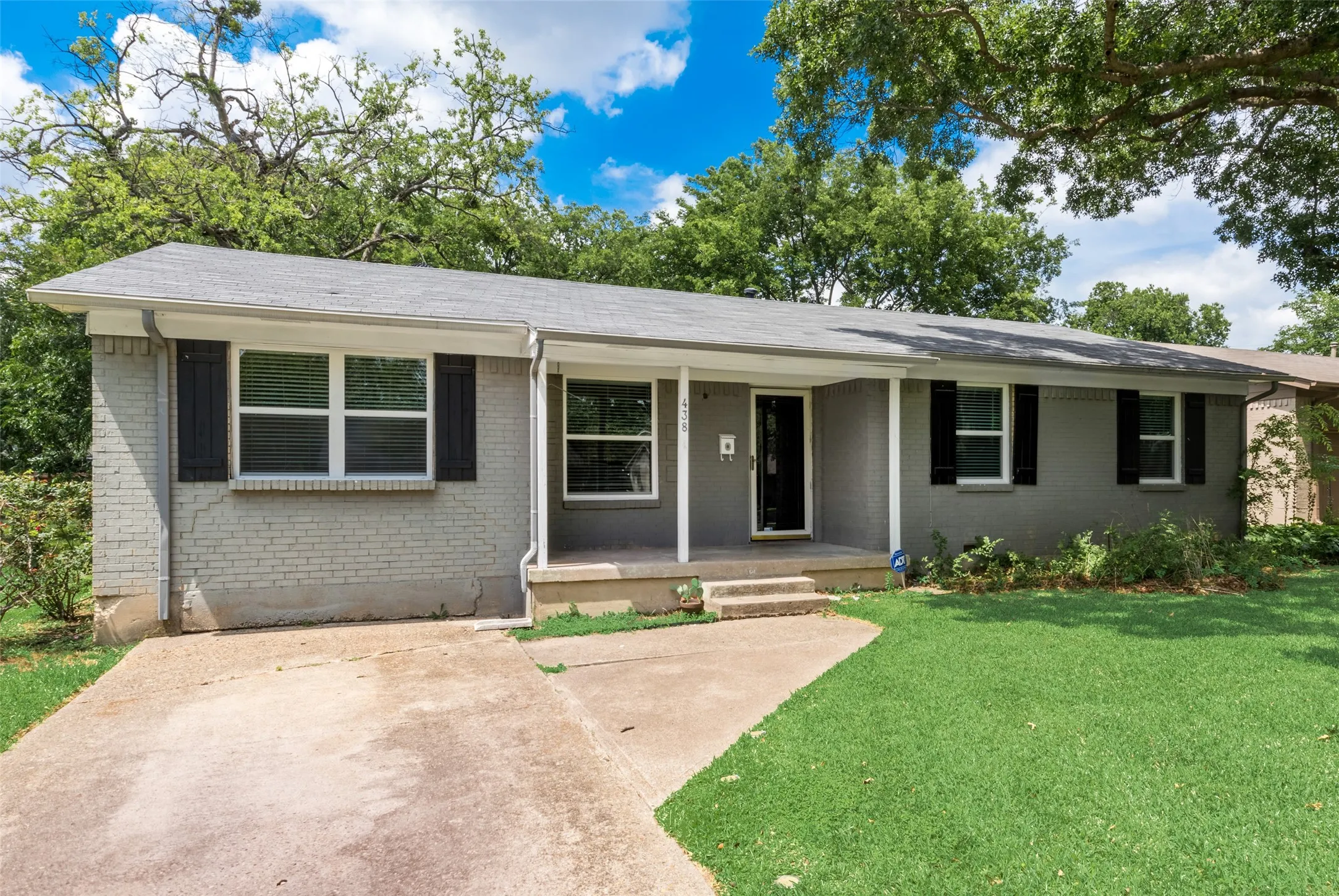 Single Family Residence For Rent in Dallas County , 438 Daniel Street, Richardson, Texas 75080, 3 Bedroom, 1 Bathroom, Garage spaces, 1,336 Sqft, built in 1955, Preowned, mls#21255702, Real Estate Agent in Richardson, Homes For Rent in Dallas county, Homes For Rent in Richardson, Realtor in Richardson Texas, Real Estate Brokerage Independent Realty Texas, Luminita Cordes Realtor