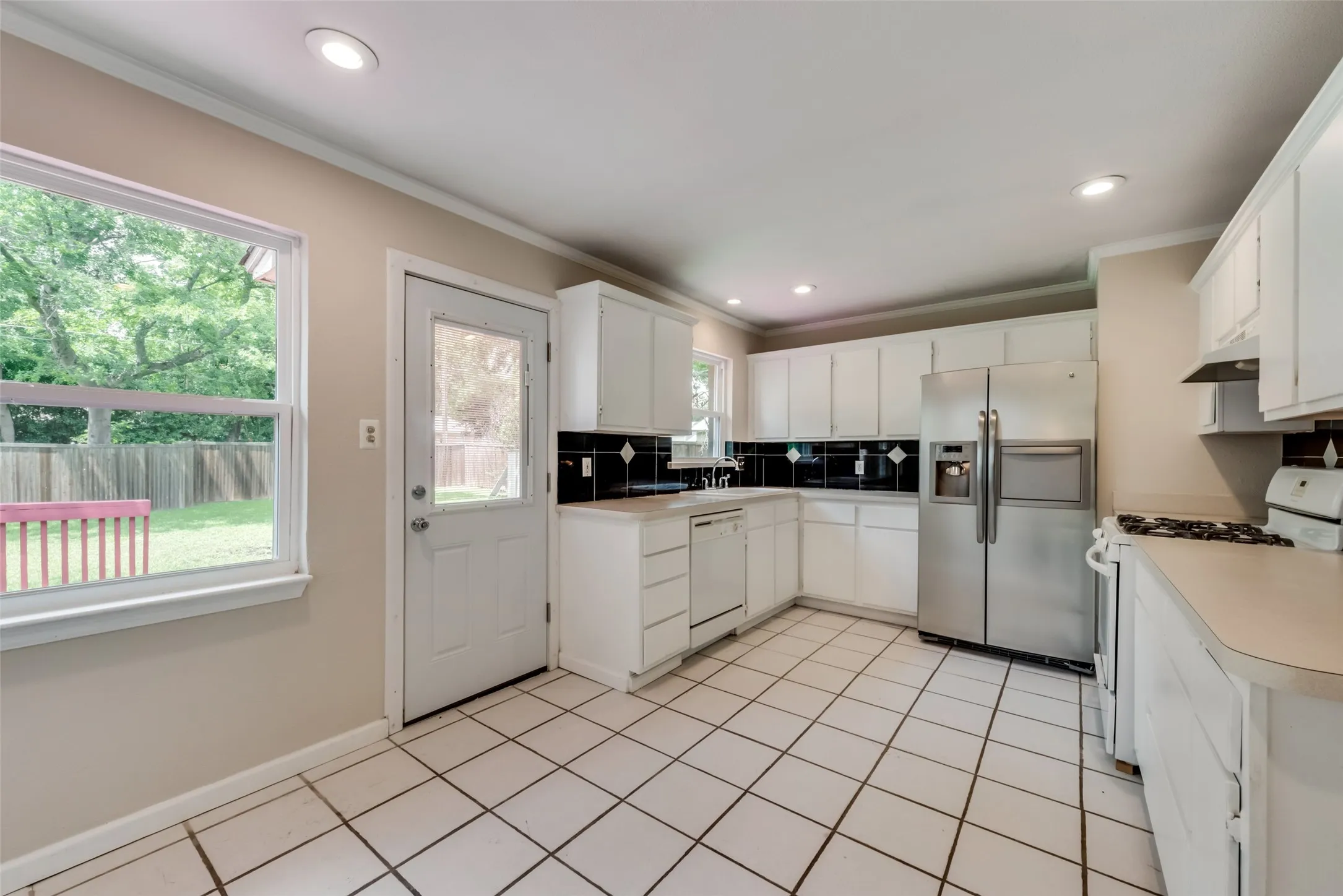 Single Family Residence For Rent in Dallas County , 438 Daniel Street, Richardson, Texas 75080, 3 Bedroom, 1 Bathroom, Garage spaces, 1,336 Sqft, built in 1955, Preowned, mls#21255702, Real Estate Agent in Richardson, Homes For Rent in Dallas county, Homes For Rent in Richardson, Realtor in Richardson Texas, Real Estate Brokerage Independent Realty Texas, Luminita Cordes Realtor