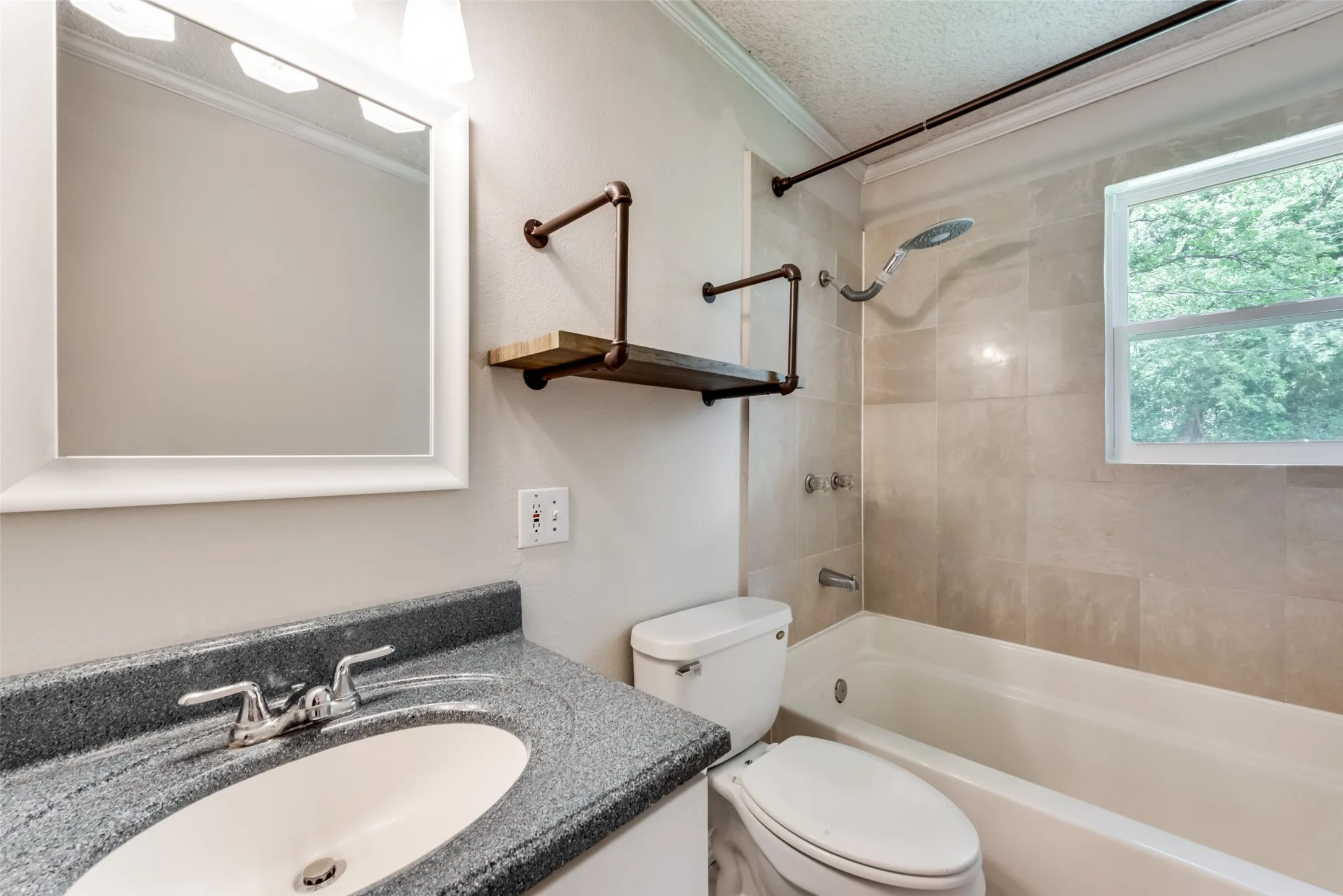 Single Family Residence For Rent in Dallas County , 438 Daniel Street, Richardson, Texas 75080, 3 Bedroom, 1 Bathroom, Garage spaces, 1,336 Sqft, built in 1955, Preowned, mls#21255702, Real Estate Agent in Richardson, Homes For Rent in Dallas county, Homes For Rent in Richardson, Realtor in Richardson Texas, Real Estate Brokerage Independent Realty Texas, Luminita Cordes Realtor