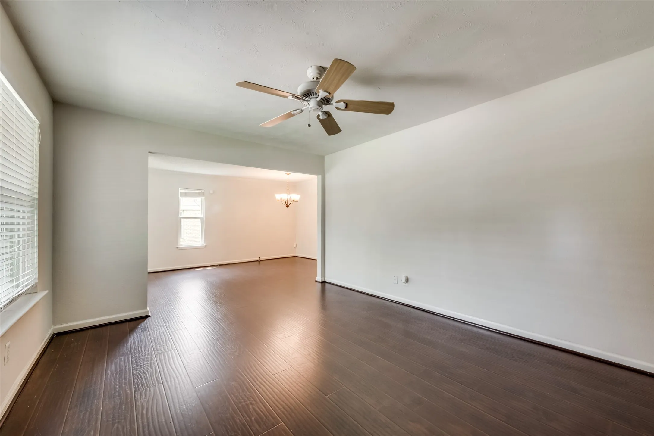 Single Family Residence For Rent in Dallas County , 438 Daniel Street, Richardson, Texas 75080, 3 Bedroom, 1 Bathroom, Garage spaces, 1,336 Sqft, built in 1955, Preowned, mls#21255702, Real Estate Agent in Richardson, Homes For Rent in Dallas county, Homes For Rent in Richardson, Realtor in Richardson Texas, Real Estate Brokerage Independent Realty Texas, Luminita Cordes Realtor