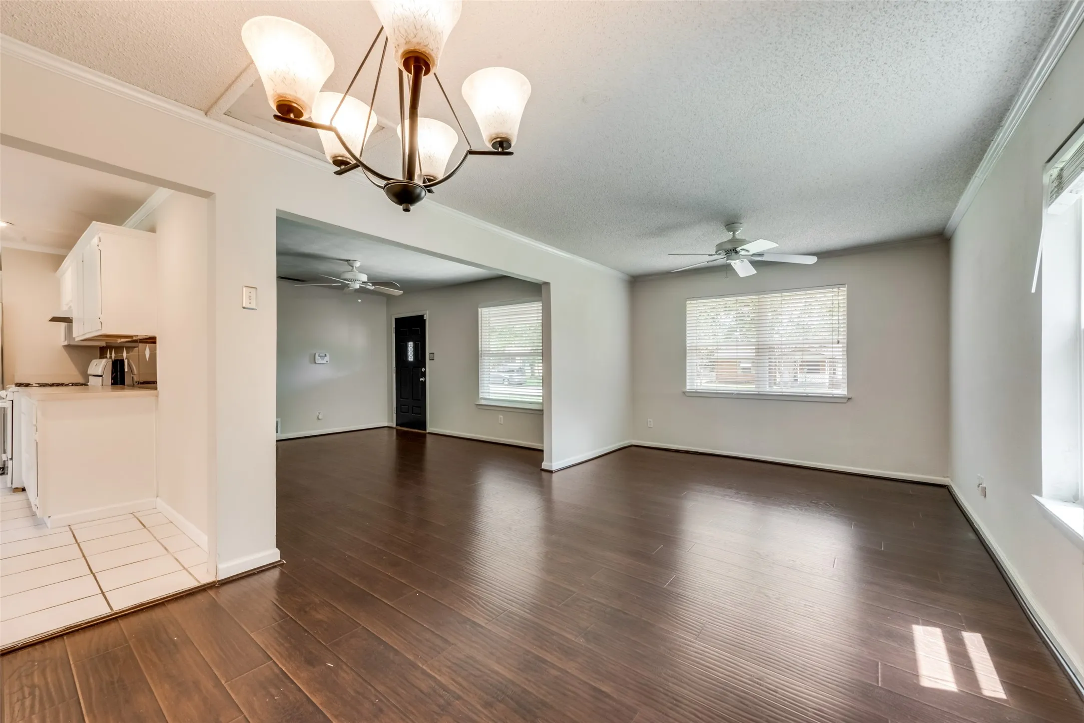 Single Family Residence For Rent in Dallas County , 438 Daniel Street, Richardson, Texas 75080, 3 Bedroom, 1 Bathroom, Garage spaces, 1,336 Sqft, built in 1955, Preowned, mls#21255702, Real Estate Agent in Richardson, Homes For Rent in Dallas county, Homes For Rent in Richardson, Realtor in Richardson Texas, Real Estate Brokerage Independent Realty Texas, Luminita Cordes Realtor