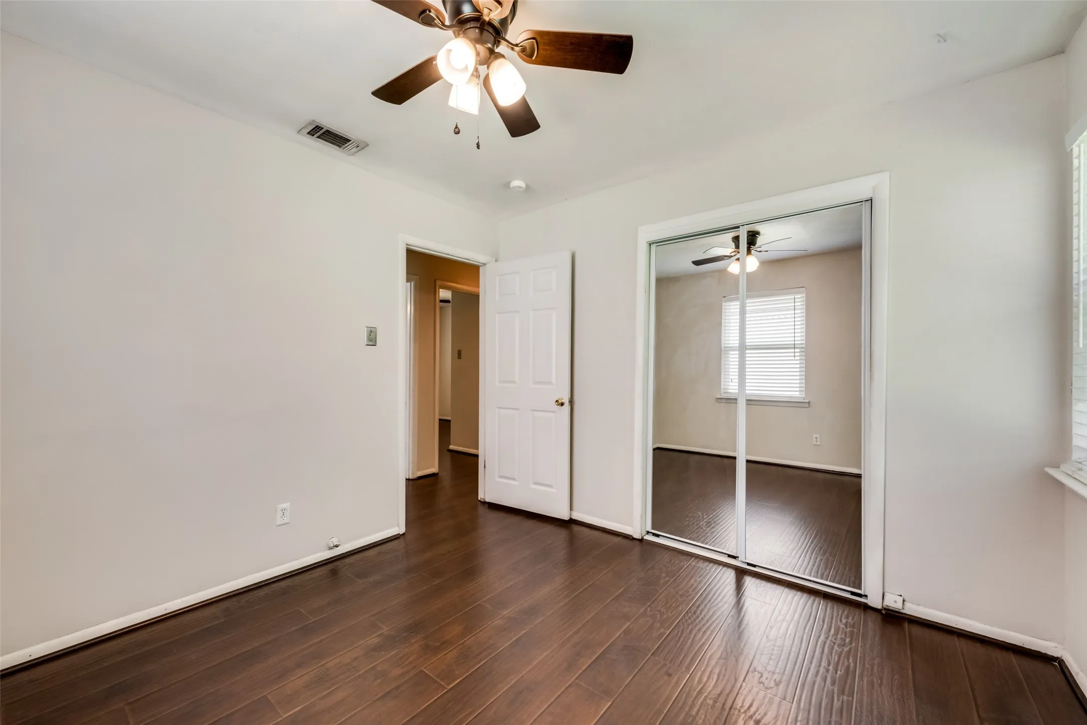 Single Family Residence For Rent in Dallas County , 438 Daniel Street, Richardson, Texas 75080, 3 Bedroom, 1 Bathroom, Garage spaces, 1,336 Sqft, built in 1955, Preowned, mls#21255702, Real Estate Agent in Richardson, Homes For Rent in Dallas county, Homes For Rent in Richardson, Realtor in Richardson Texas, Real Estate Brokerage Independent Realty Texas, Luminita Cordes Realtor