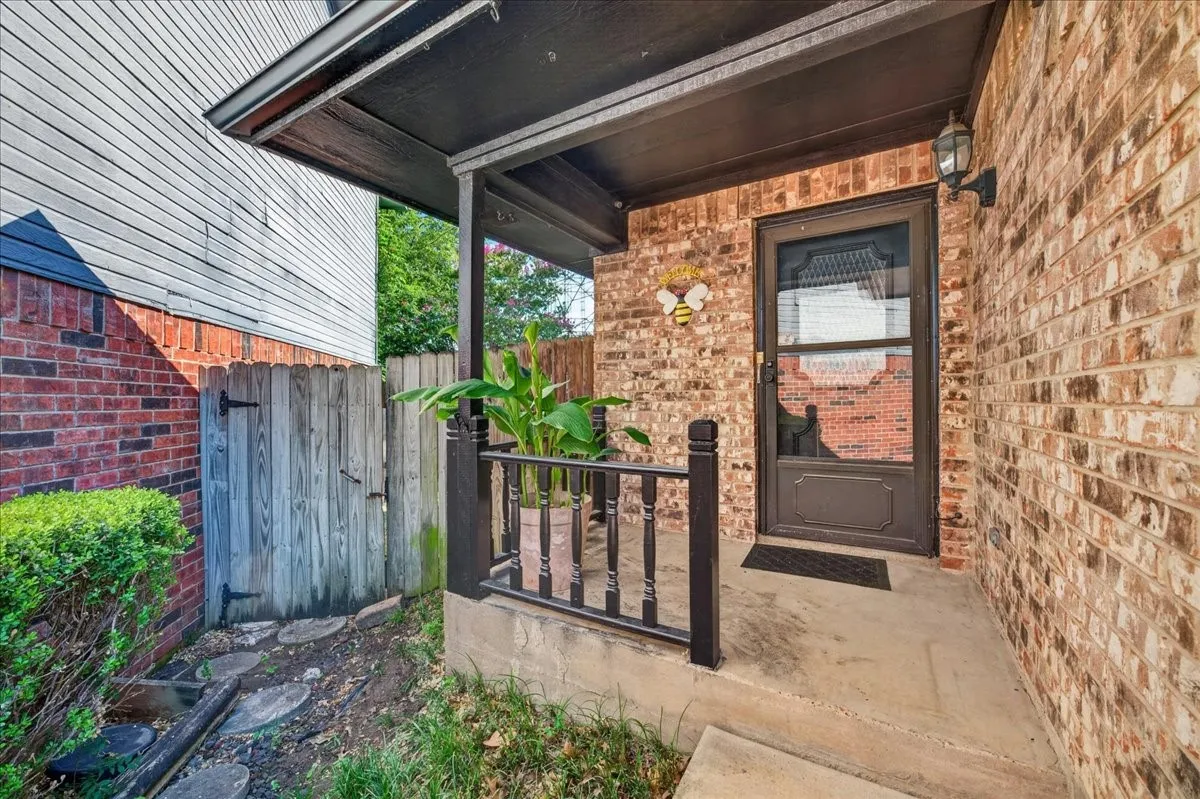 Duplex For Sale in Rockwall County , 210 & 212 SAINT MARYS Place, Rockwall, Texas 75087, 4 Bedroom, 4 Bathroom, 2 Garage spaces, 0 Sqft, built in 1984, Preowned, mls#21258414, Real Estate Agent in Rockwall, Homes For Sale in Rockwall county, Homes For Sale in Rockwall, Realtor in Rockwall Texas, Real Estate Brokerage Independent Realty Texas, Luminita Cordes Realtor