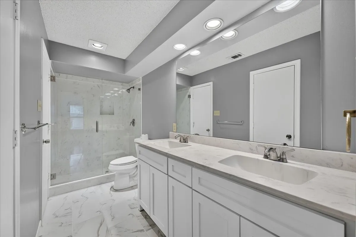 Duplex For Sale in Rockwall County , 210 & 212 SAINT MARYS Place, Rockwall, Texas 75087, 4 Bedroom, 4 Bathroom, 2 Garage spaces, 0 Sqft, built in 1984, Preowned, mls#21258414, Real Estate Agent in Rockwall, Homes For Sale in Rockwall county, Homes For Sale in Rockwall, Realtor in Rockwall Texas, Real Estate Brokerage Independent Realty Texas, Luminita Cordes Realtor