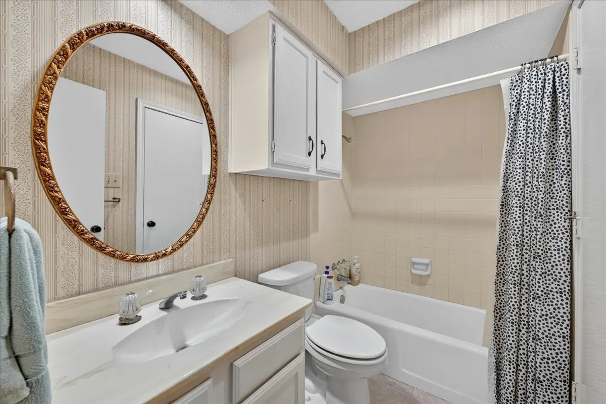 Duplex For Sale in Rockwall County , 210 & 212 SAINT MARYS Place, Rockwall, Texas 75087, 4 Bedroom, 4 Bathroom, 2 Garage spaces, 0 Sqft, built in 1984, Preowned, mls#21258414, Real Estate Agent in Rockwall, Homes For Sale in Rockwall county, Homes For Sale in Rockwall, Realtor in Rockwall Texas, Real Estate Brokerage Independent Realty Texas, Luminita Cordes Realtor