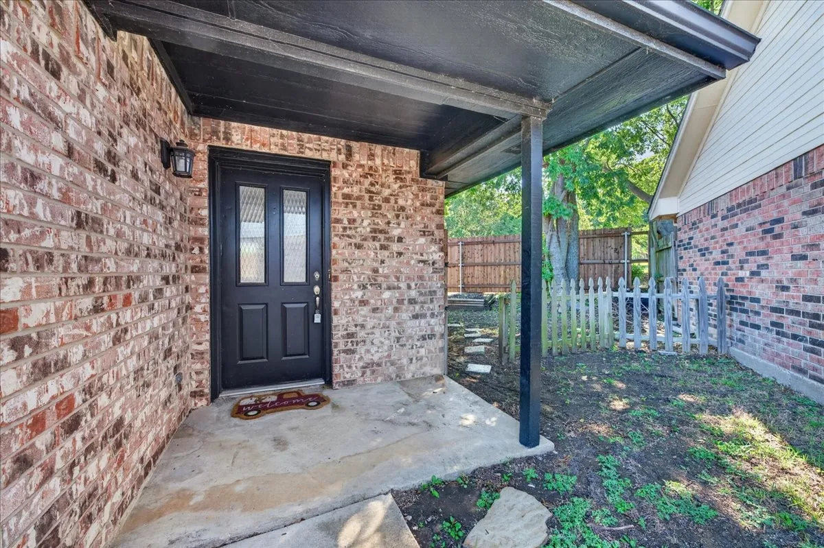 Duplex For Sale in Rockwall County , 210 & 212 SAINT MARYS Place, Rockwall, Texas 75087, 4 Bedroom, 4 Bathroom, 2 Garage spaces, 0 Sqft, built in 1984, Preowned, mls#21258414, Real Estate Agent in Rockwall, Homes For Sale in Rockwall county, Homes For Sale in Rockwall, Realtor in Rockwall Texas, Real Estate Brokerage Independent Realty Texas, Luminita Cordes Realtor