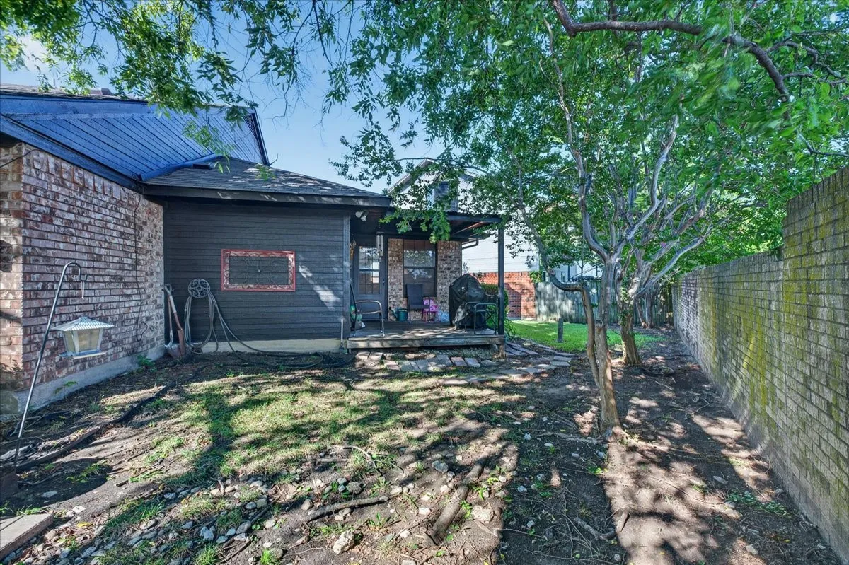 Duplex For Sale in Rockwall County , 210 & 212 SAINT MARYS Place, Rockwall, Texas 75087, 4 Bedroom, 4 Bathroom, 2 Garage spaces, 0 Sqft, built in 1984, Preowned, mls#21258414, Real Estate Agent in Rockwall, Homes For Sale in Rockwall county, Homes For Sale in Rockwall, Realtor in Rockwall Texas, Real Estate Brokerage Independent Realty Texas, Luminita Cordes Realtor
