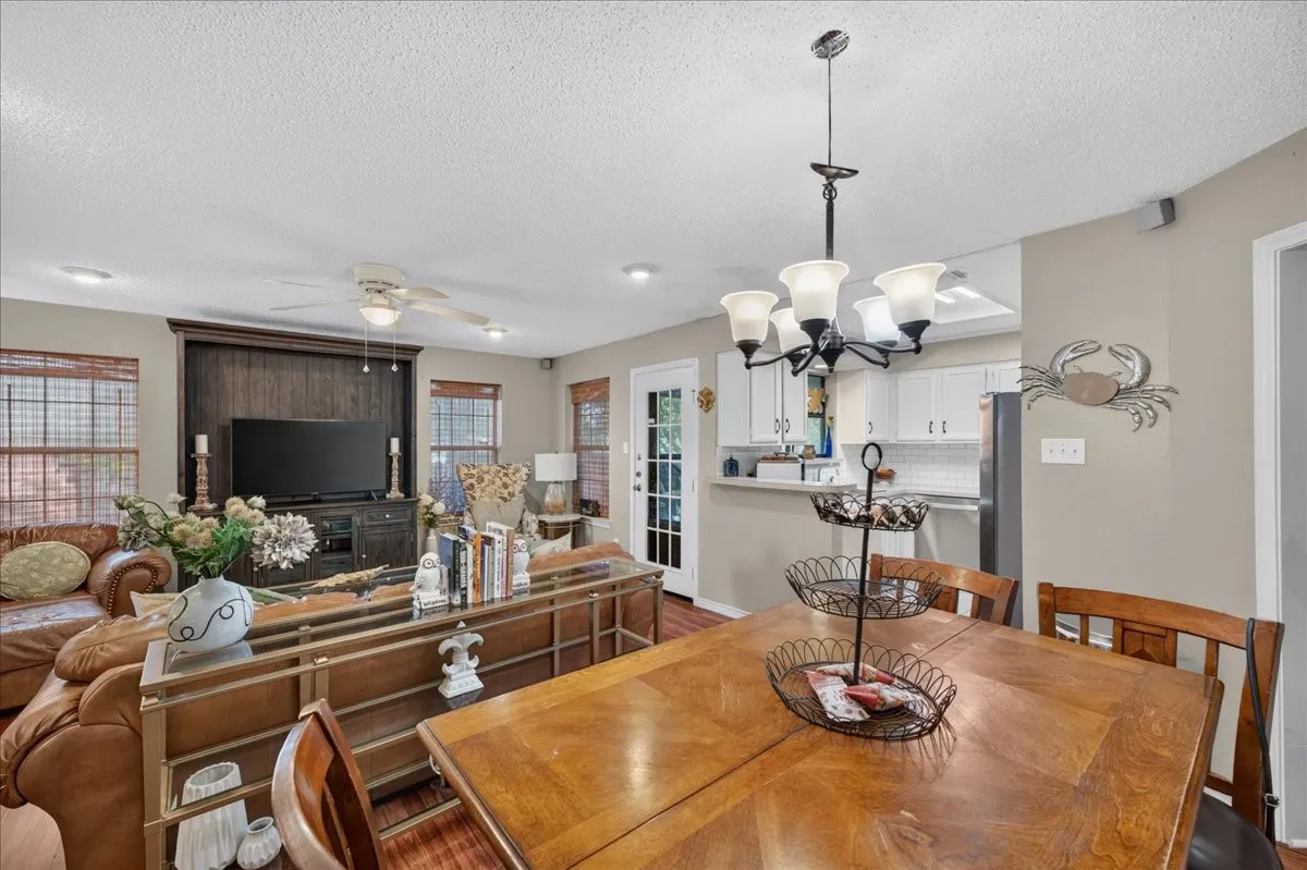 Duplex For Sale in Rockwall County , 210 & 212 SAINT MARYS Place, Rockwall, Texas 75087, 4 Bedroom, 4 Bathroom, 2 Garage spaces, 0 Sqft, built in 1984, Preowned, mls#21258414, Real Estate Agent in Rockwall, Homes For Sale in Rockwall county, Homes For Sale in Rockwall, Realtor in Rockwall Texas, Real Estate Brokerage Independent Realty Texas, Luminita Cordes Realtor