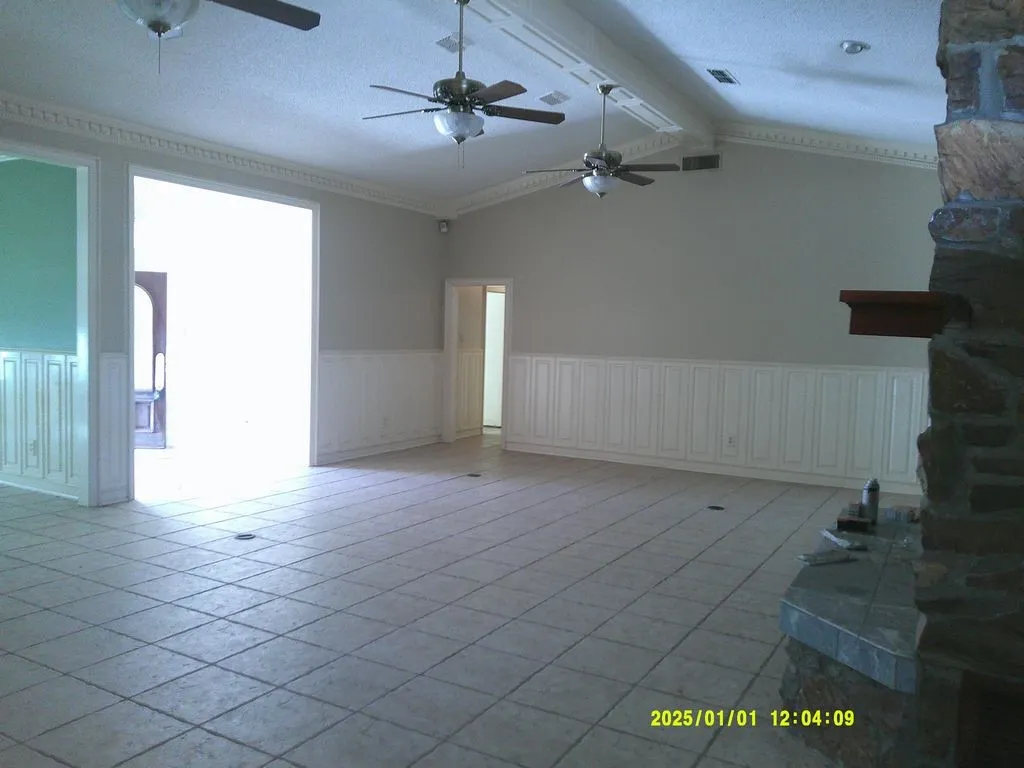 Single Family Residence For Sale in Bowie County , 3726 County Road 4284, Simms, Texas 75574, 3 Bedrooms, 3 Bathrooms, Garage spaces, 4,275 Sqft, built in 1985, Preowned, Price $369,000, mls#21257391, Real Estate Agent in Simms, Homes For Sale in Bowie county, Homes For Sale in Simms, Realtor in Simms Texas, Real Estate Brokerage Independent Realty Texas, Luminita Cordes Realtor