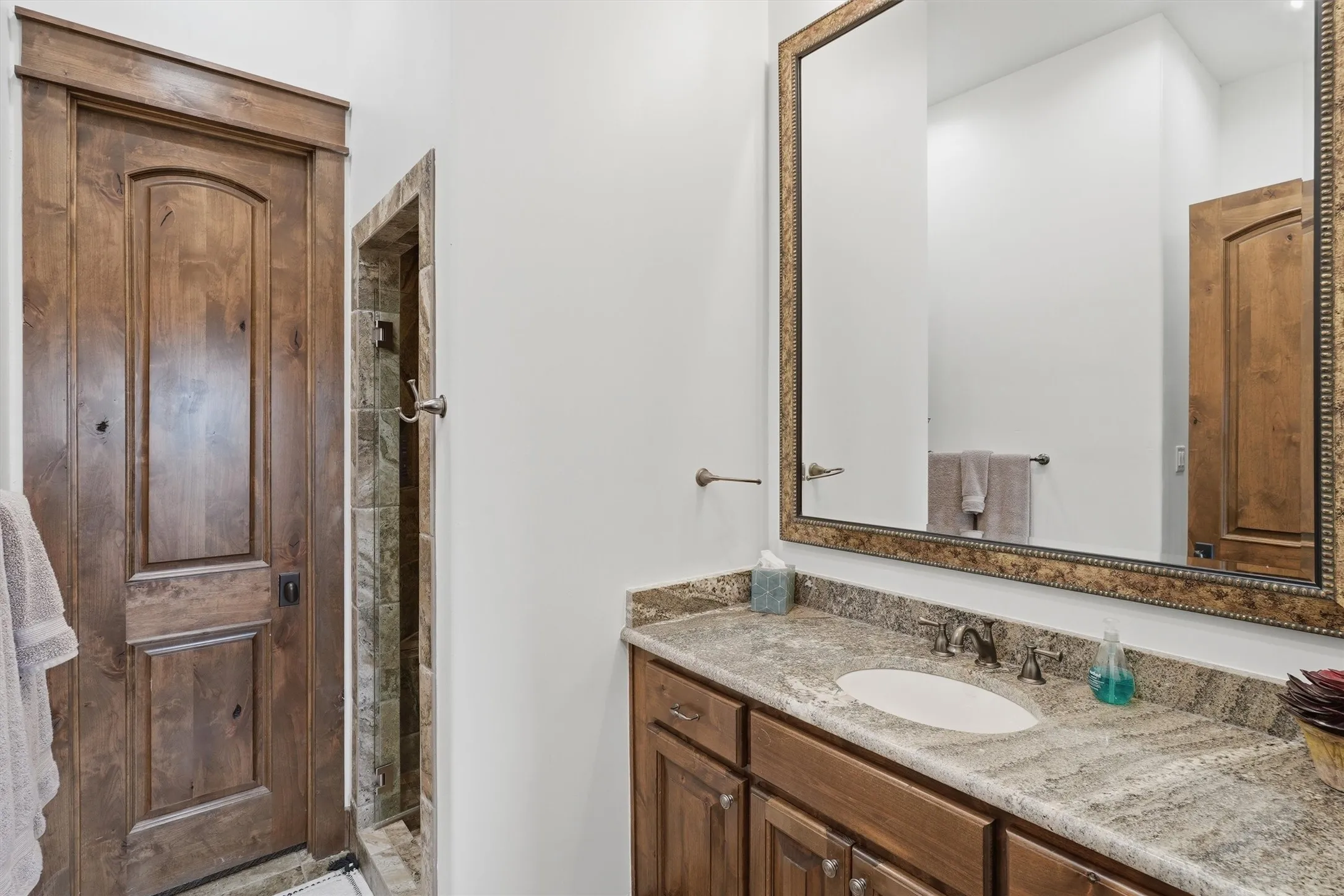 Single Family Residence For Sale in Palo Pinto County , 2135 Century Oak Drive, Graford, Texas 76449, 6 Bedrooms, 7 Bathrooms, 2 Garage spaces, 6,185 Sqft, built in 2011, Preowned, Price $2,495,000, mls#21256978, Real Estate Agent in Graford, Homes For Sale in Palo Pinto county, Homes For Sale in Graford, Realtor in Graford Texas, Real Estate Brokerage Independent Realty Texas, Luminita Cordes Realtor
