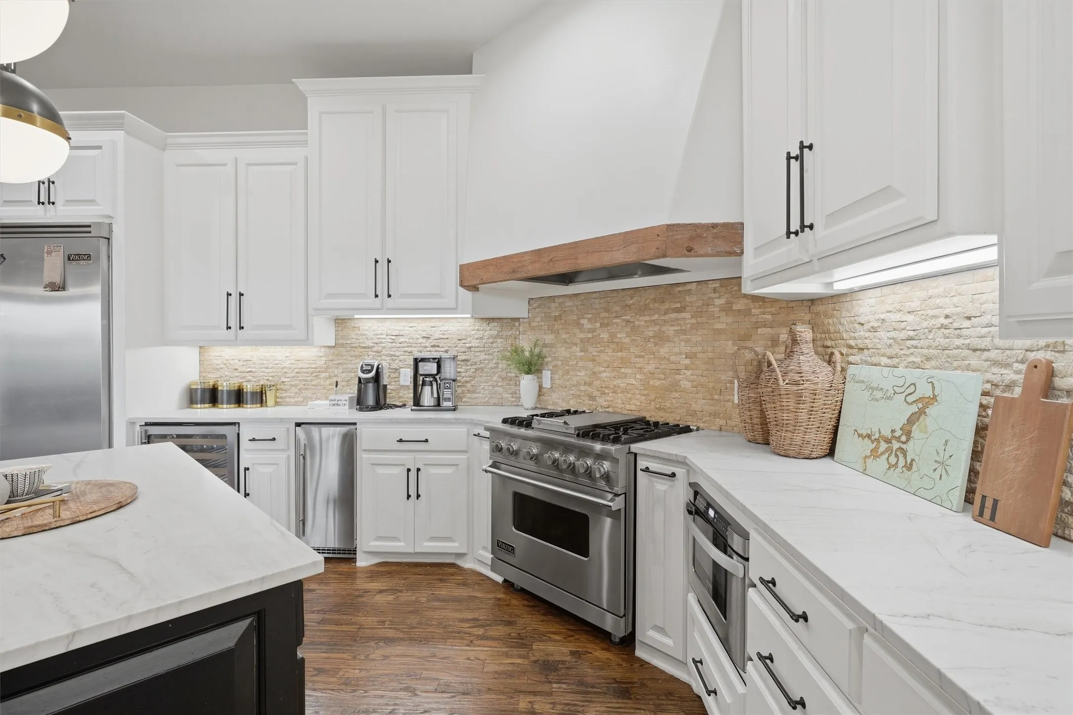 Single Family Residence For Sale in Palo Pinto County , 2135 Century Oak Drive, Graford, Texas 76449, 6 Bedrooms, 7 Bathrooms, 2 Garage spaces, 6,185 Sqft, built in 2011, Preowned, Price $2,495,000, mls#21256978, Real Estate Agent in Graford, Homes For Sale in Palo Pinto county, Homes For Sale in Graford, Realtor in Graford Texas, Real Estate Brokerage Independent Realty Texas, Luminita Cordes Realtor