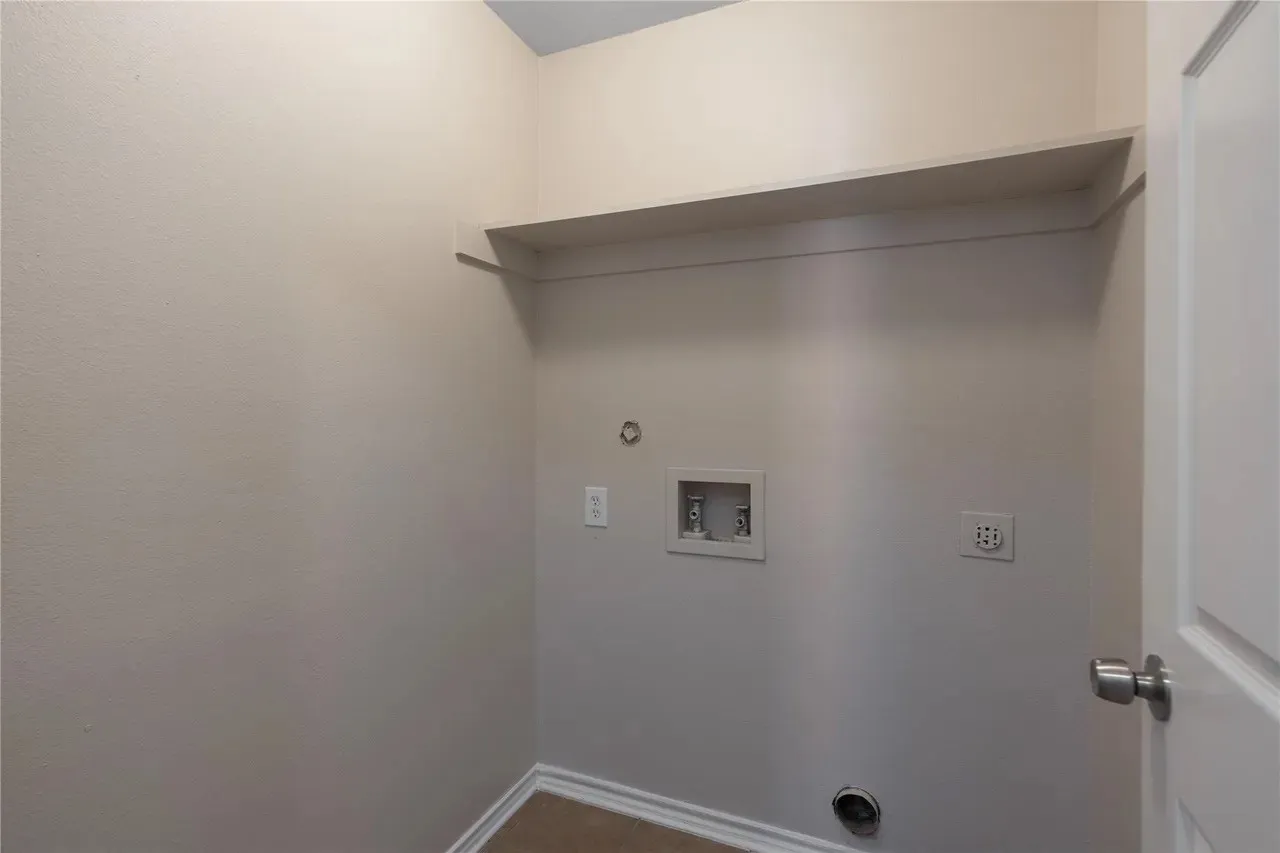 Duplex For Sale in Dallas County , 105 Garfield Street, Garland, Texas 75042, 6 Bedroom, 4 Bathroom, 2 Garage spaces, 0 Sqft, built in 2000, mls#21258561, Real Estate Agent in Garland, Homes For Sale in Dallas county, Homes For Sale in Garland, Realtor in Garland Texas, Real Estate Brokerage Independent Realty Texas, Luminita Cordes Realtor